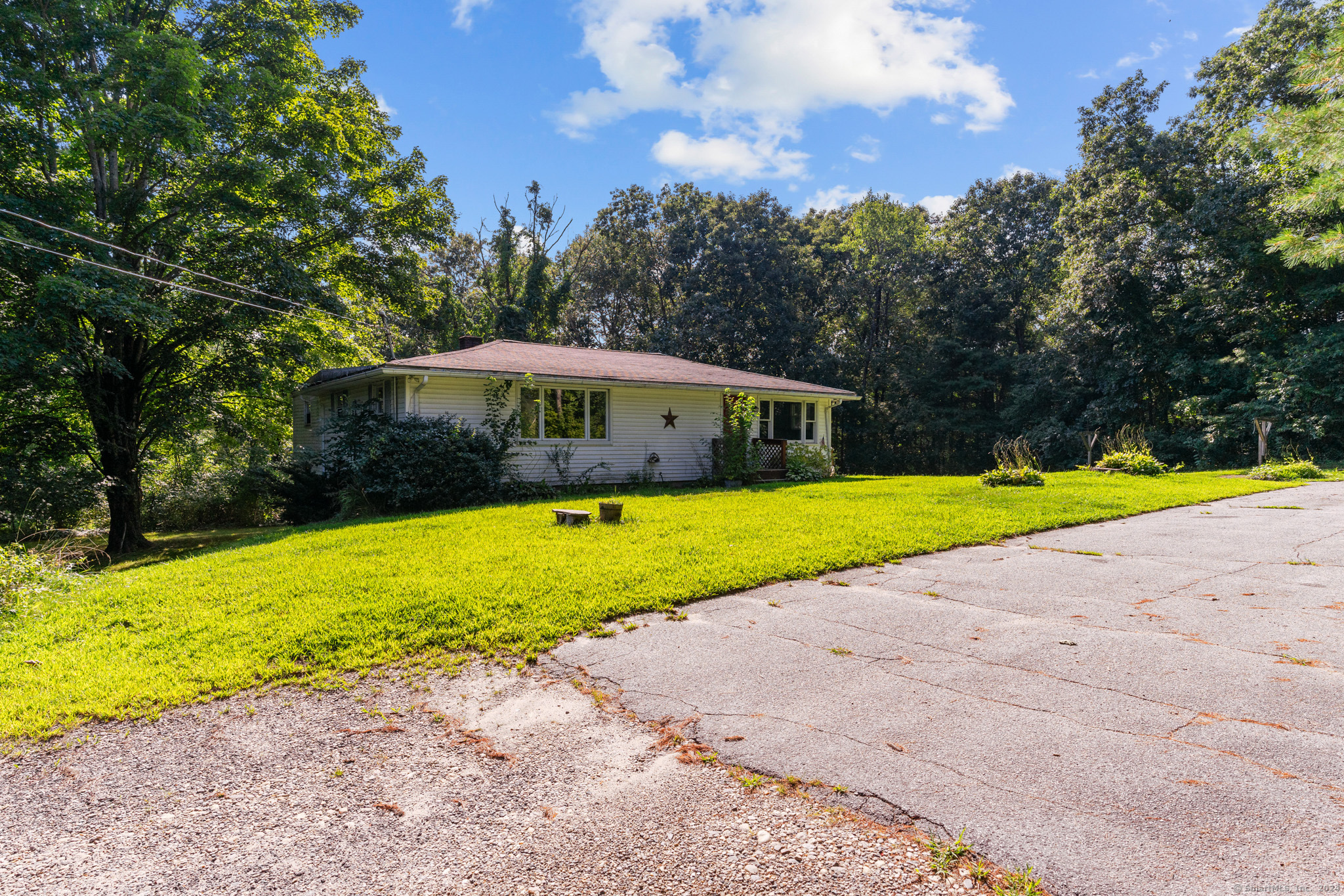 Photo 6 of 37 of 442 Riverside Drive house