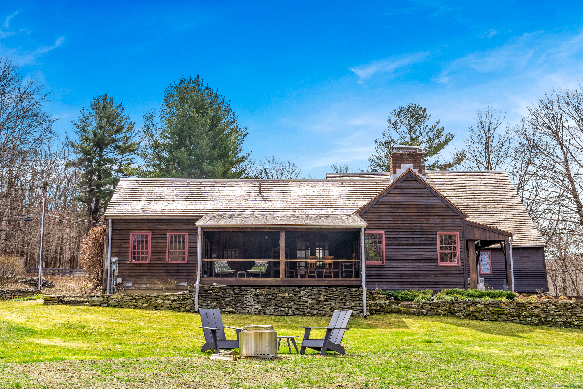 Photo 3 of 38 of 184 Brick School Road house