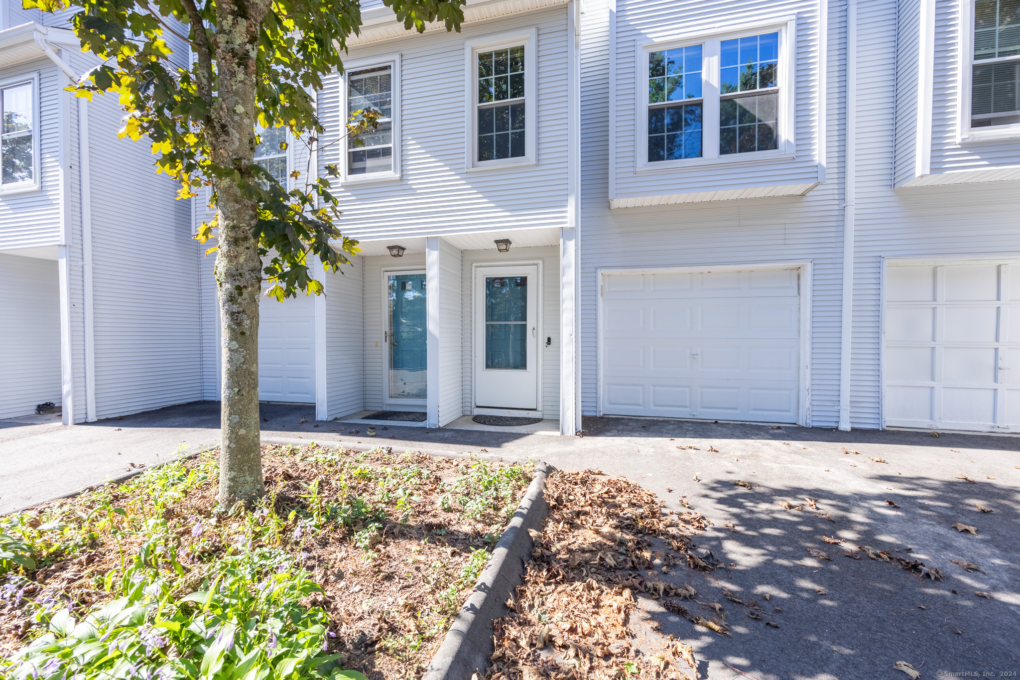 Photo 2 of 15 of 45 Deerwood Lane 6 townhome