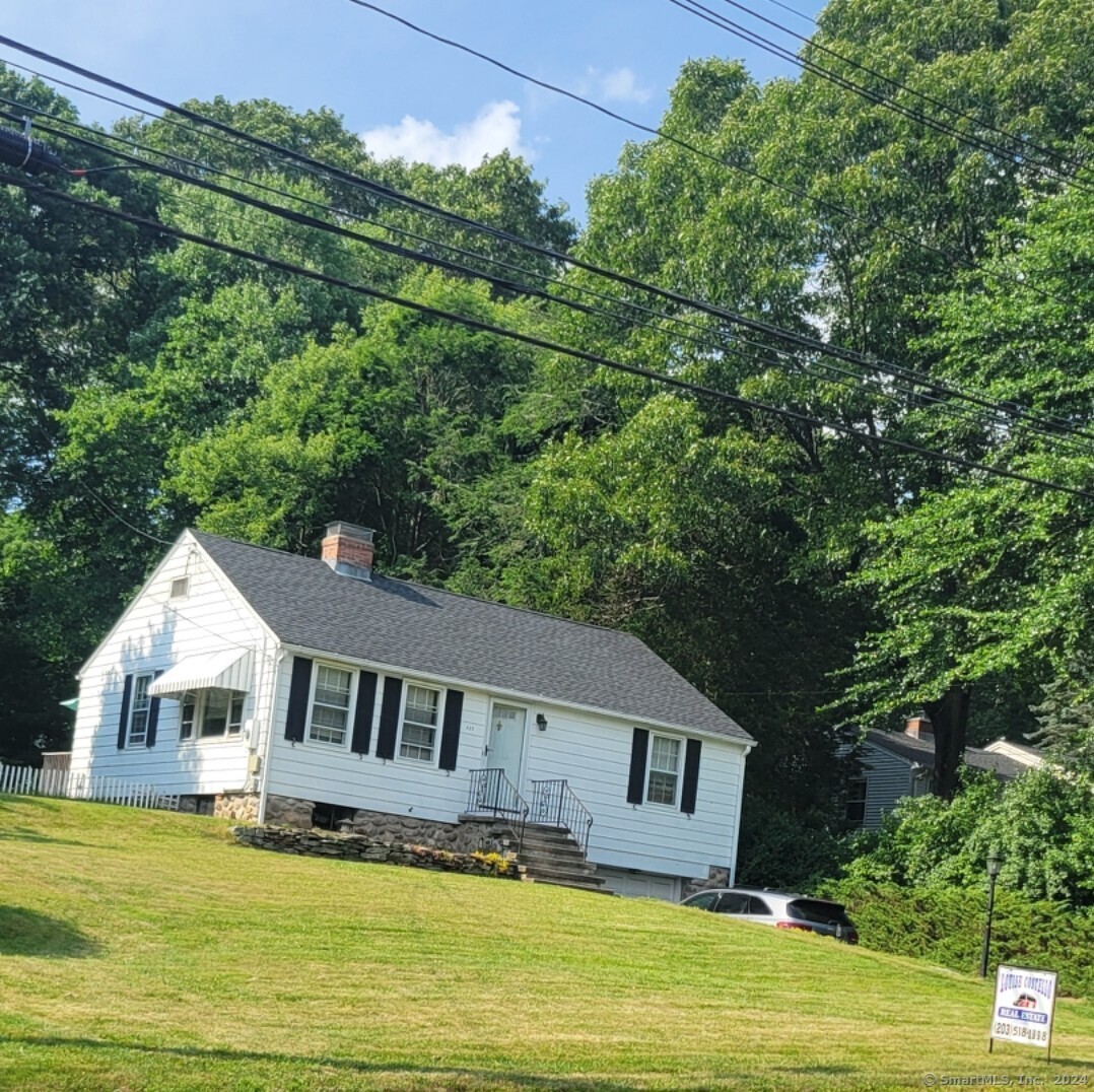 Photo 15 of 19 of 325 Pierpont Road house