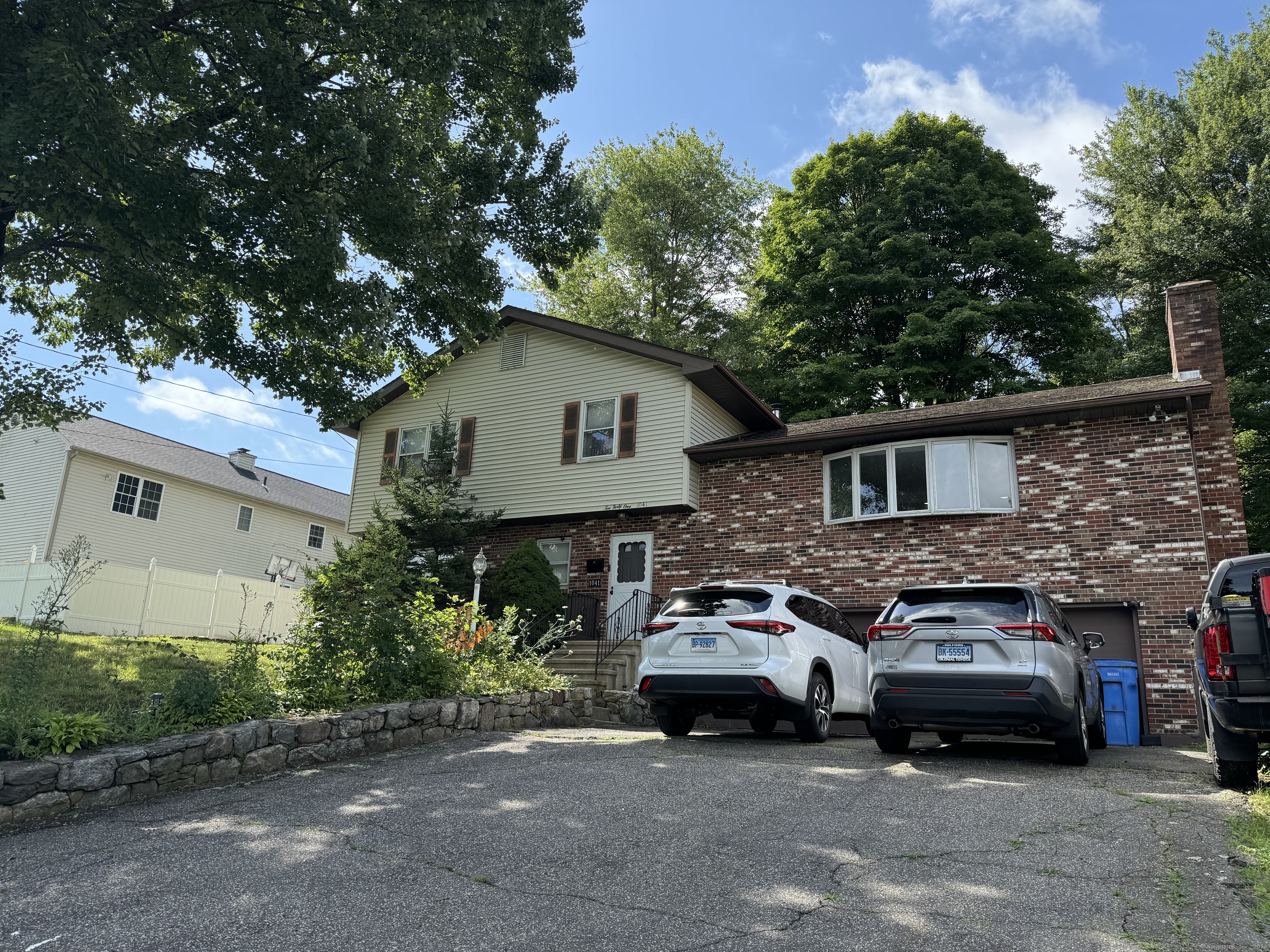 Photo 1 of 10 of 1041 Bunker Hill Avenue house