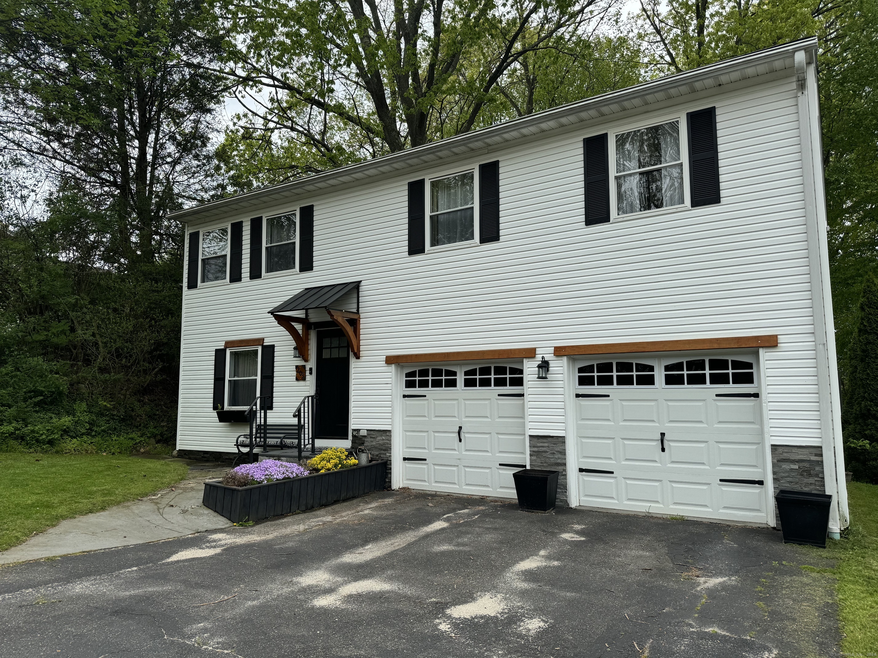 Photo 3 of 7 of 203 Townsend Avenue house