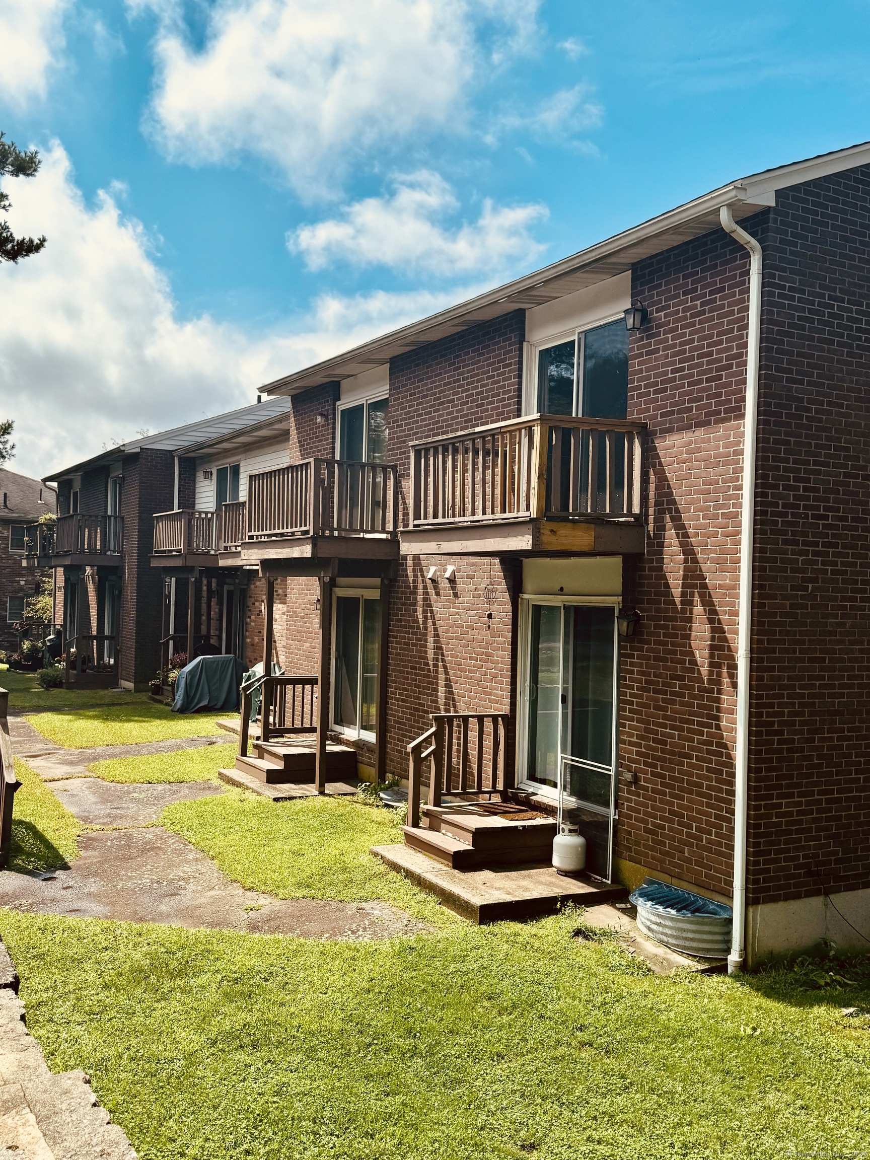 Photo 2 of 9 of 222 Judith Lane 6 townhome