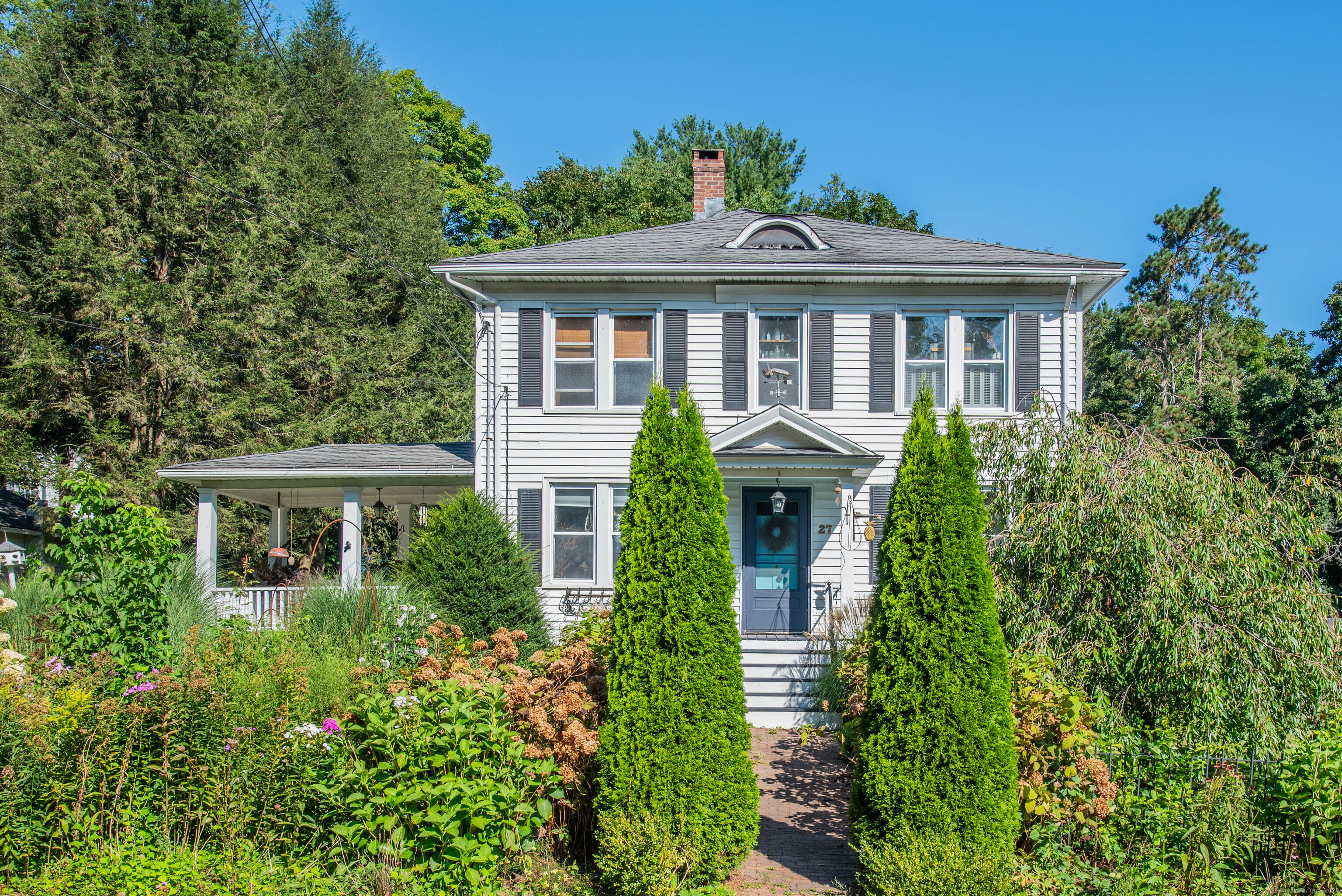 Photo 1 of 39 of 27 Roberts Avenue house