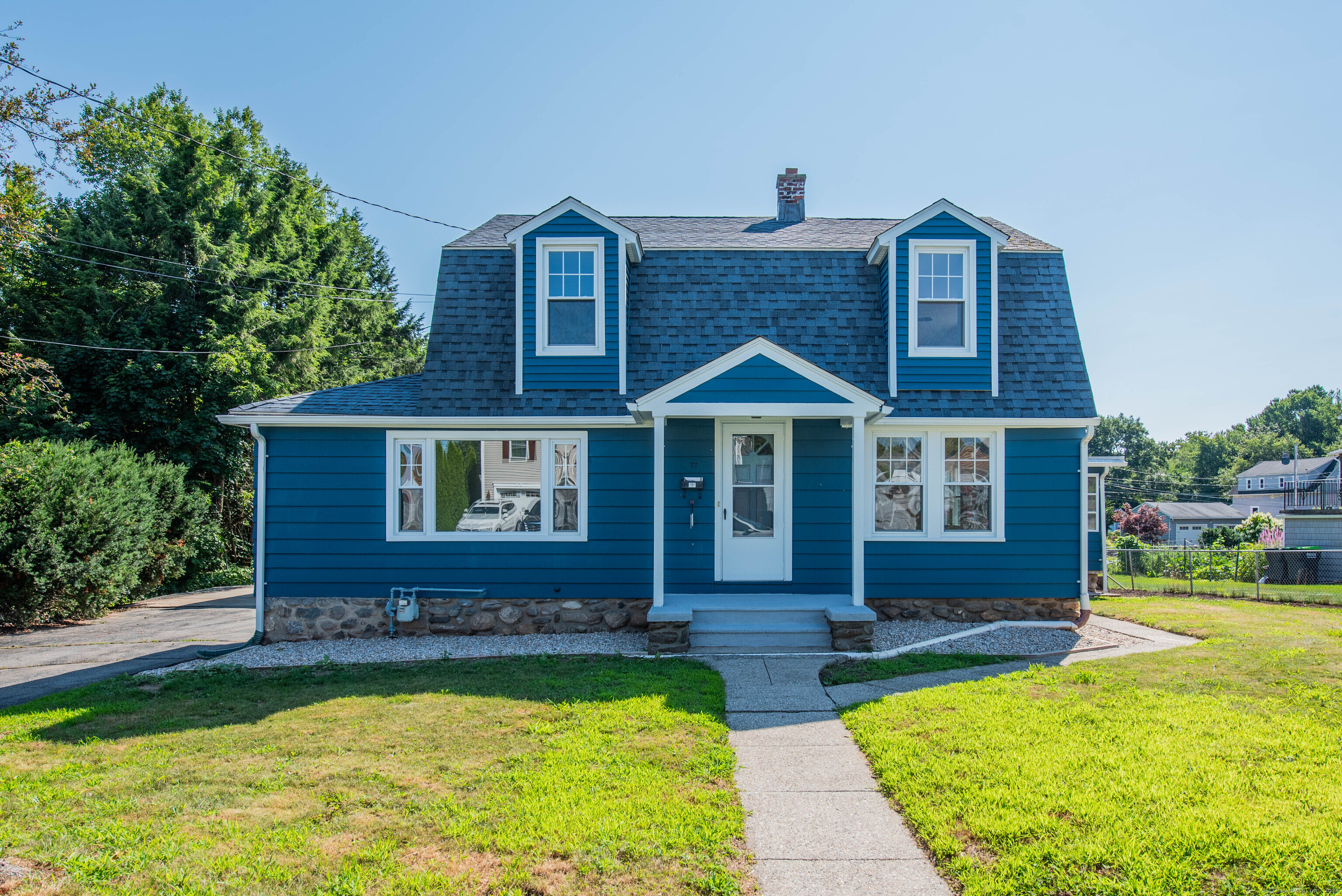 Photo 1 of 29 of 77 Hubbell Avenue house