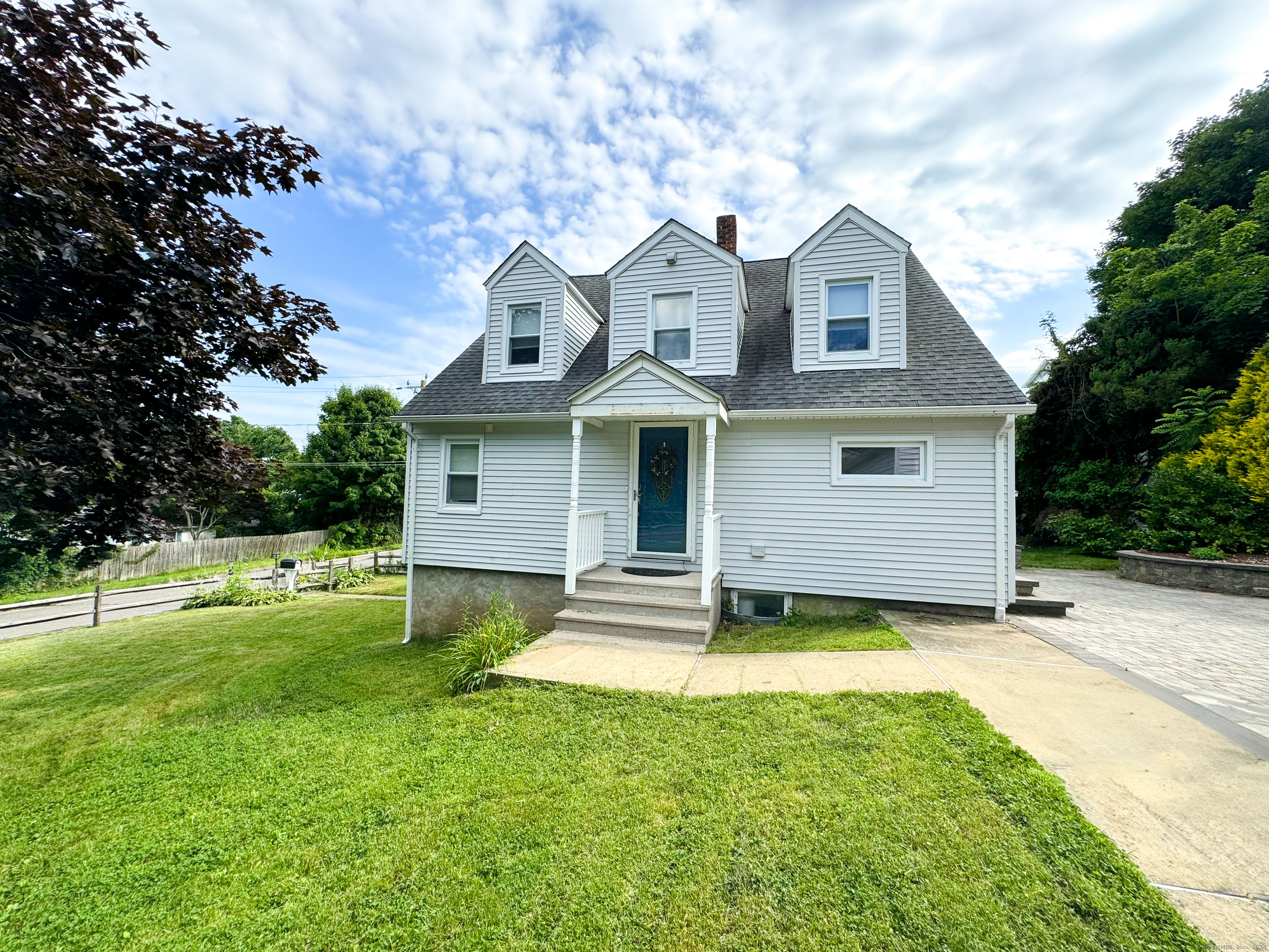 Photo 1 of 8 of 37 Arcadia Avenue house