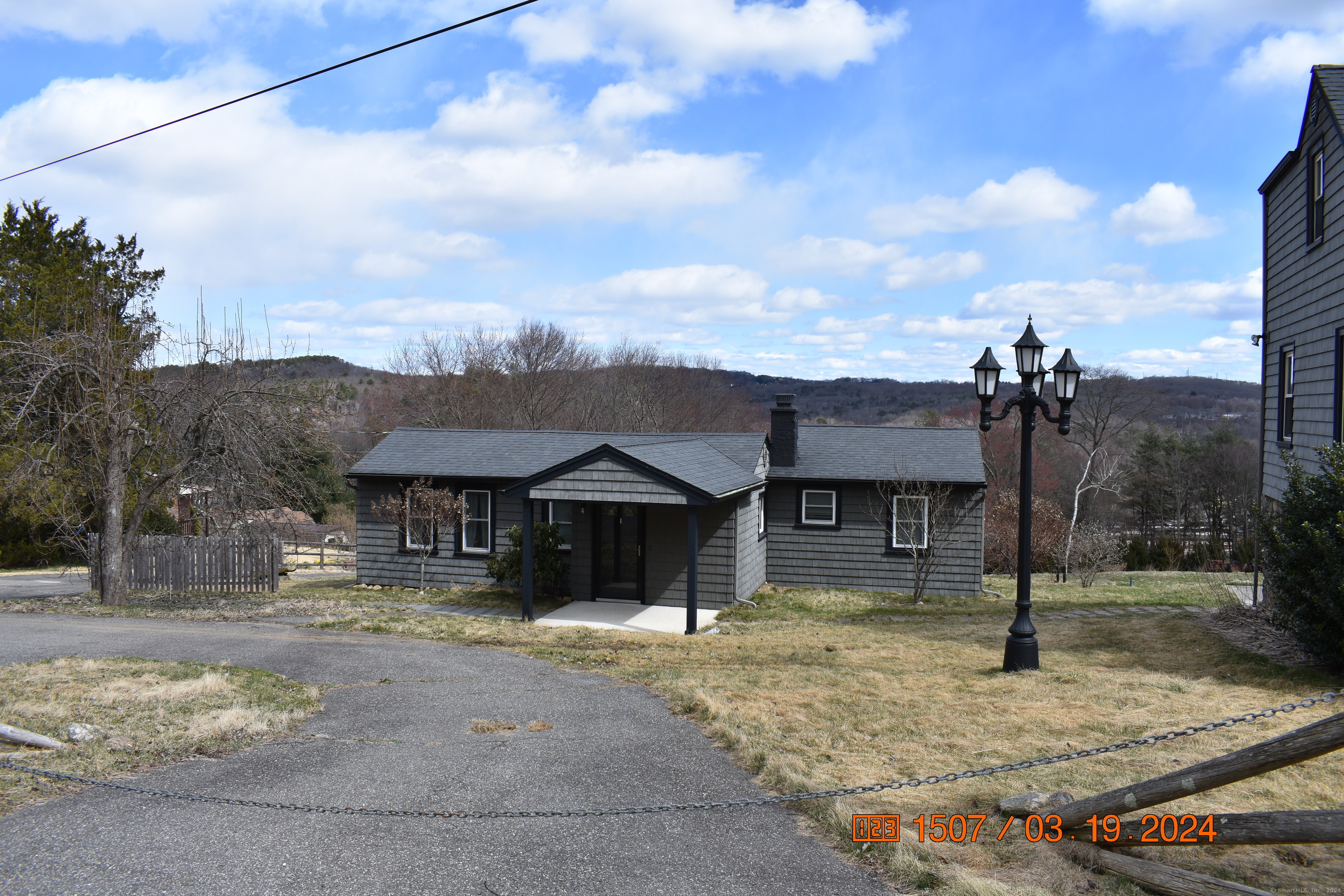 Photo 4 of 10 of 60 Old Colonial Road house