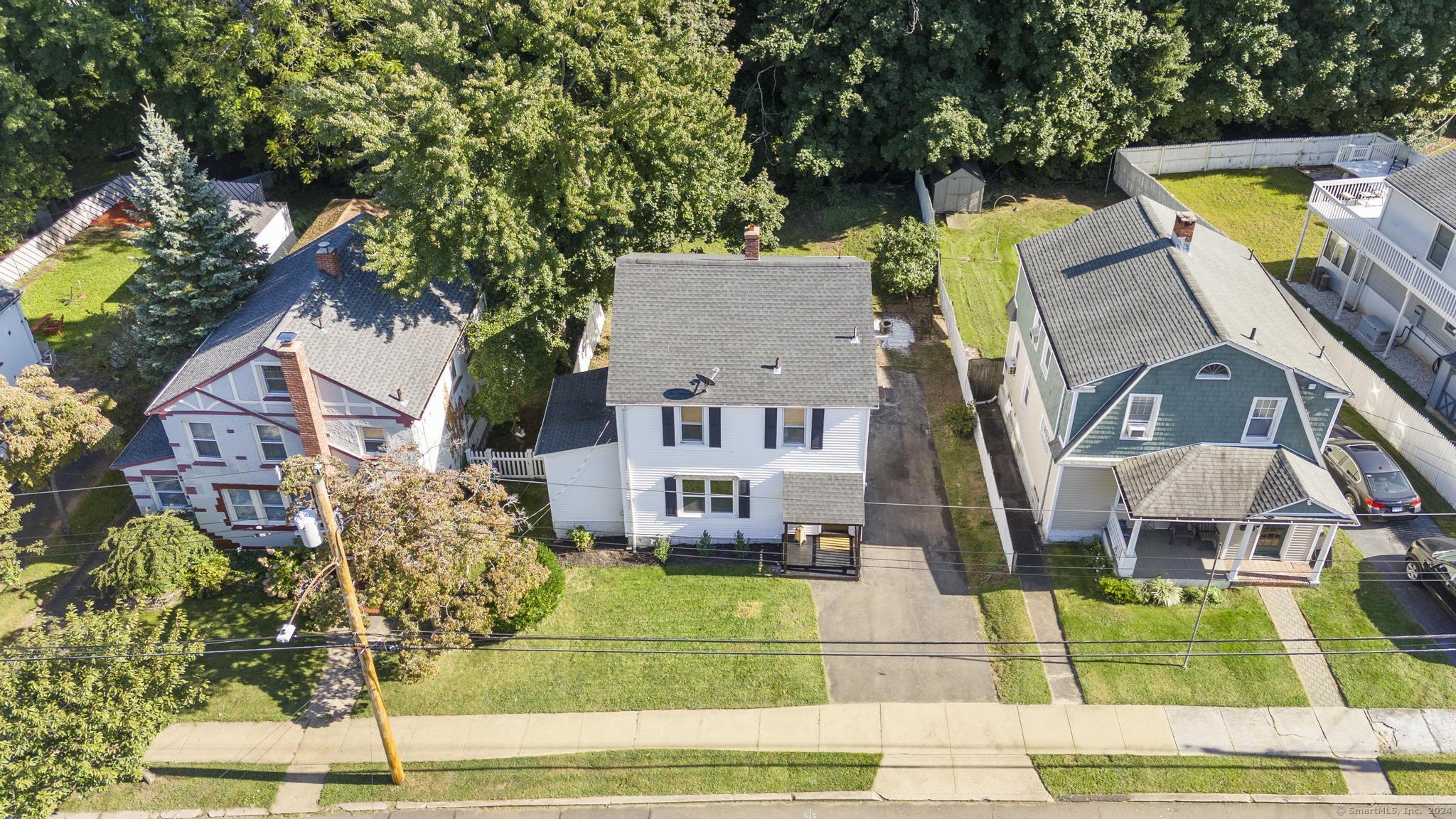 Photo 4 of 40 of 28 Linden Street house