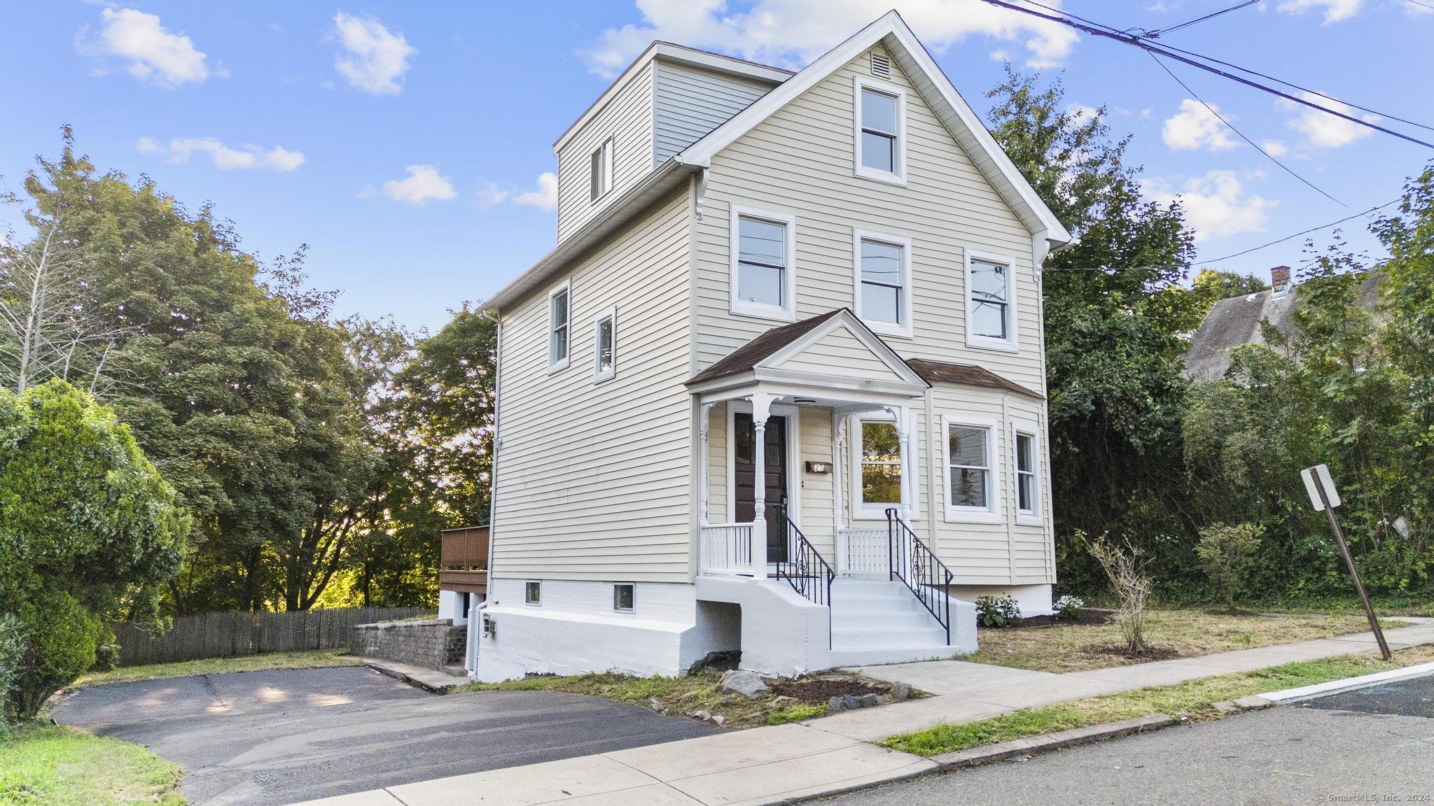 Photo 2 of 34 of 25 Boylston Street house