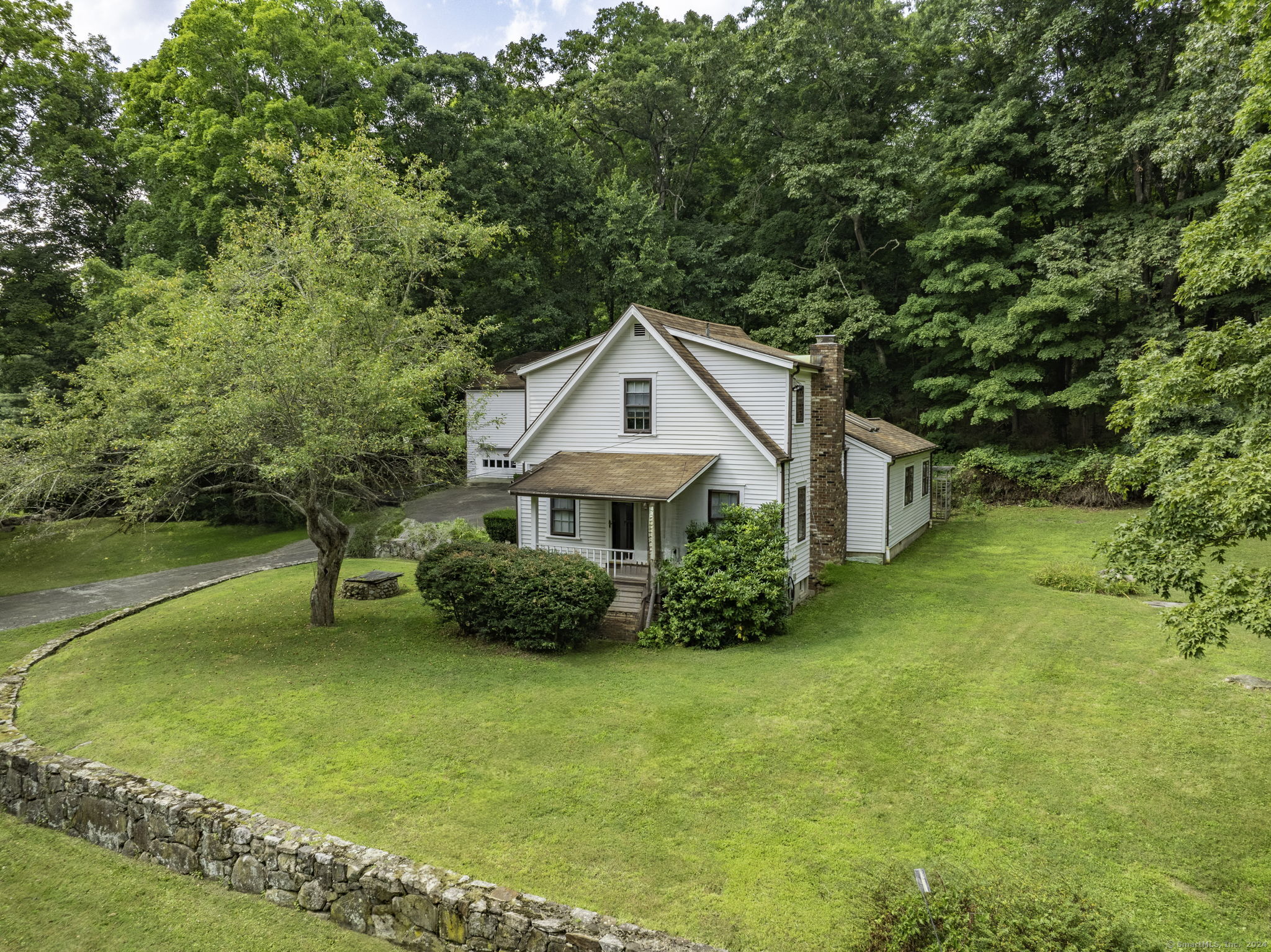 Photo 1 of 25 of 266 New Canaan Road house