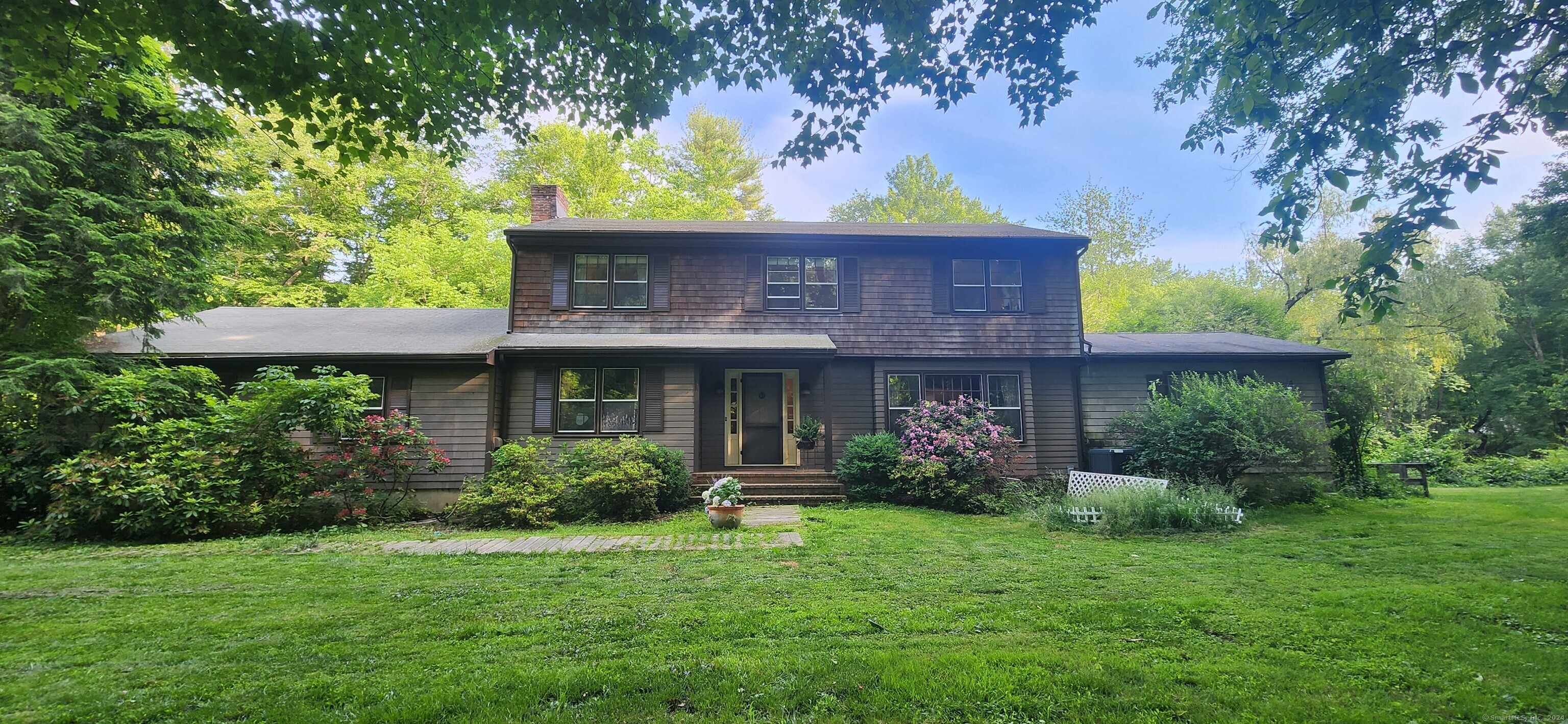 Photo 1 of 28 of 259 New Canaan Road house