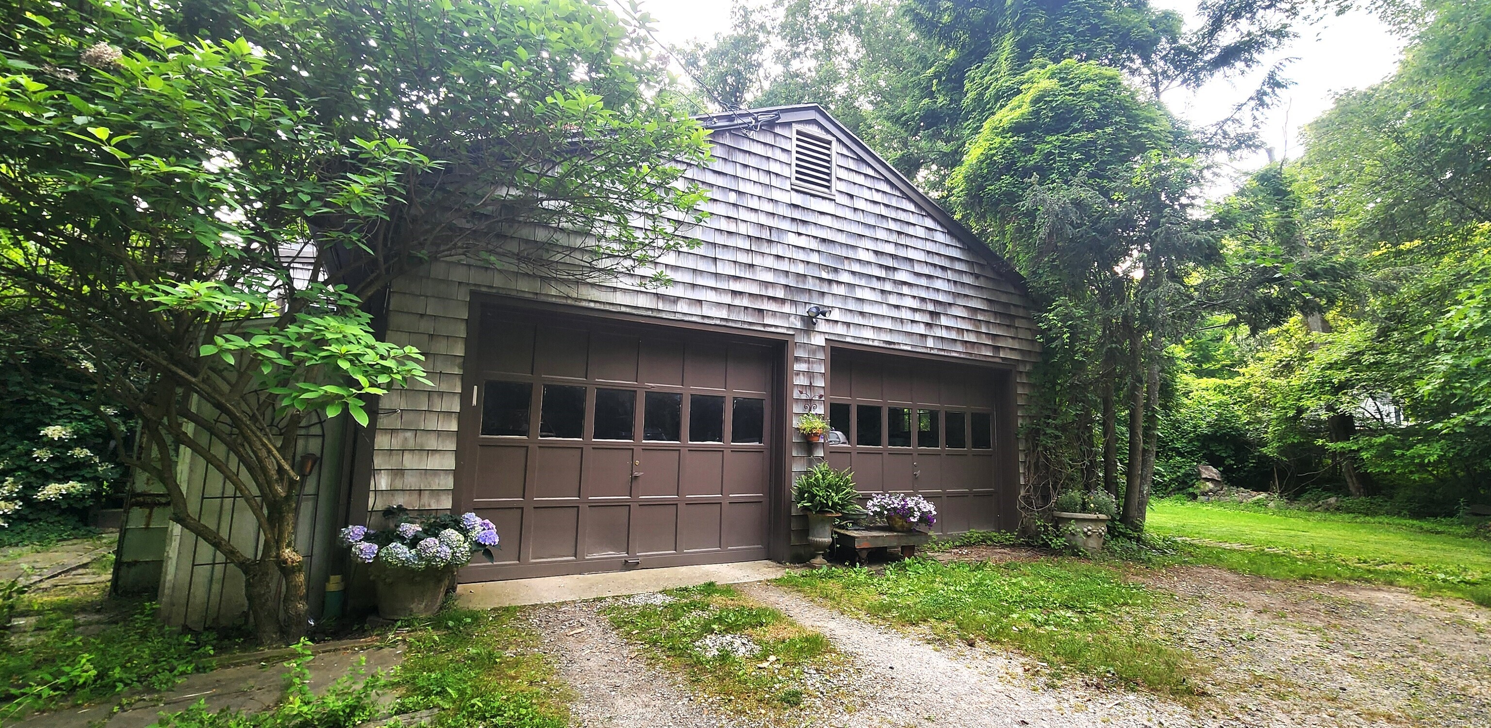 Photo 26 of 28 of 259 New Canaan Road house