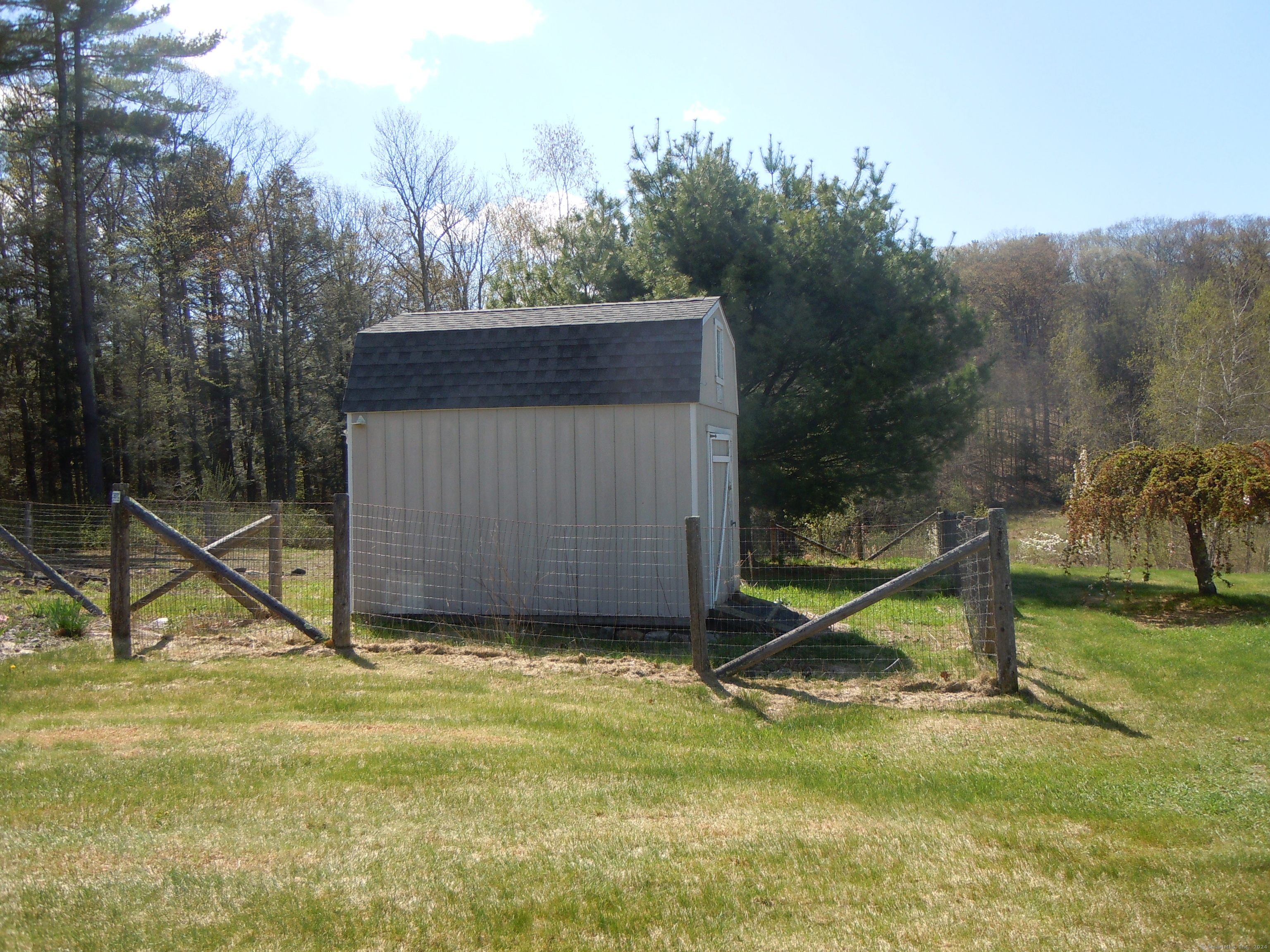 Photo 10 of 37 of 265 Colebrook Road house