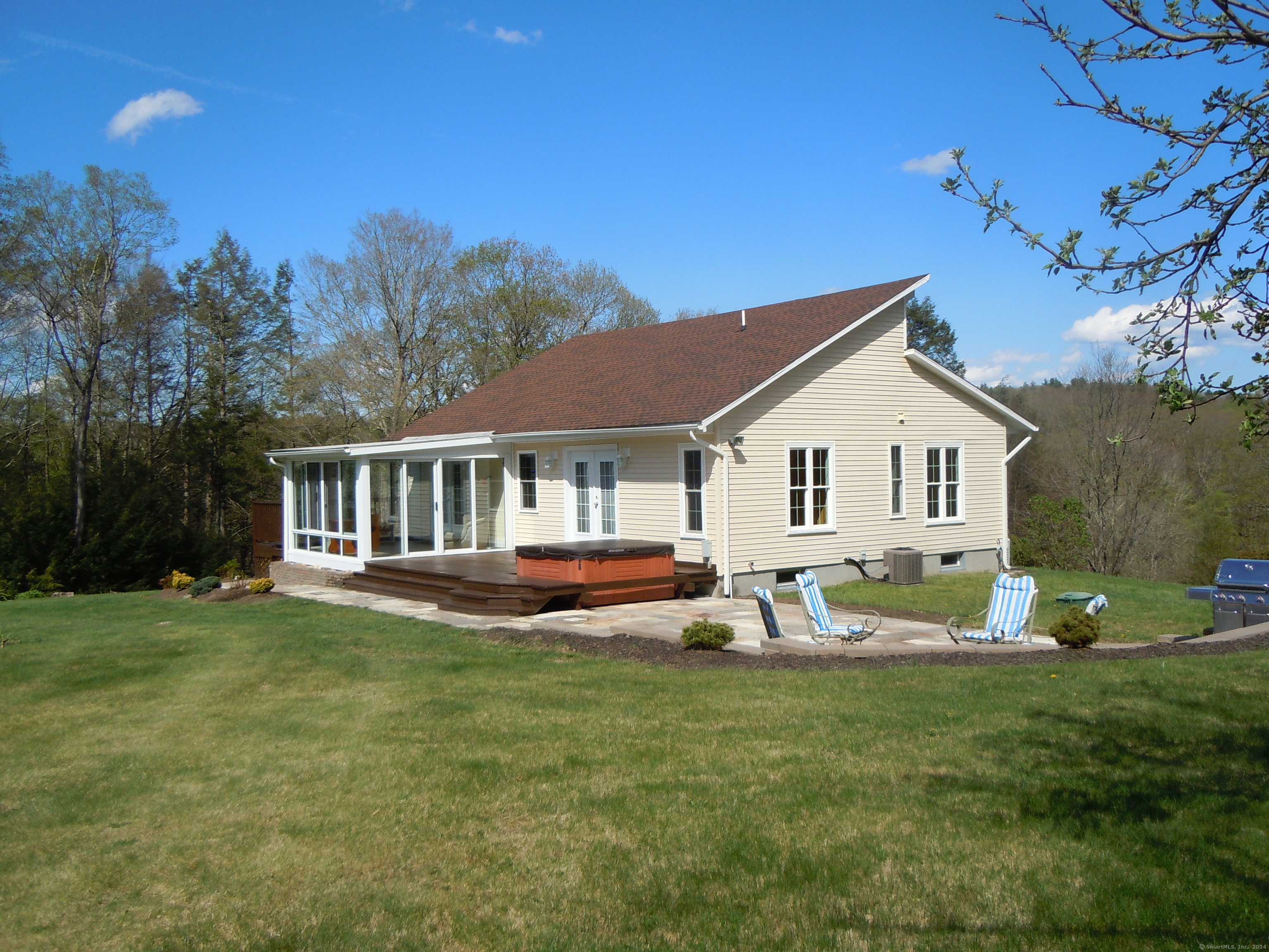 Photo 5 of 37 of 265 Colebrook Road house