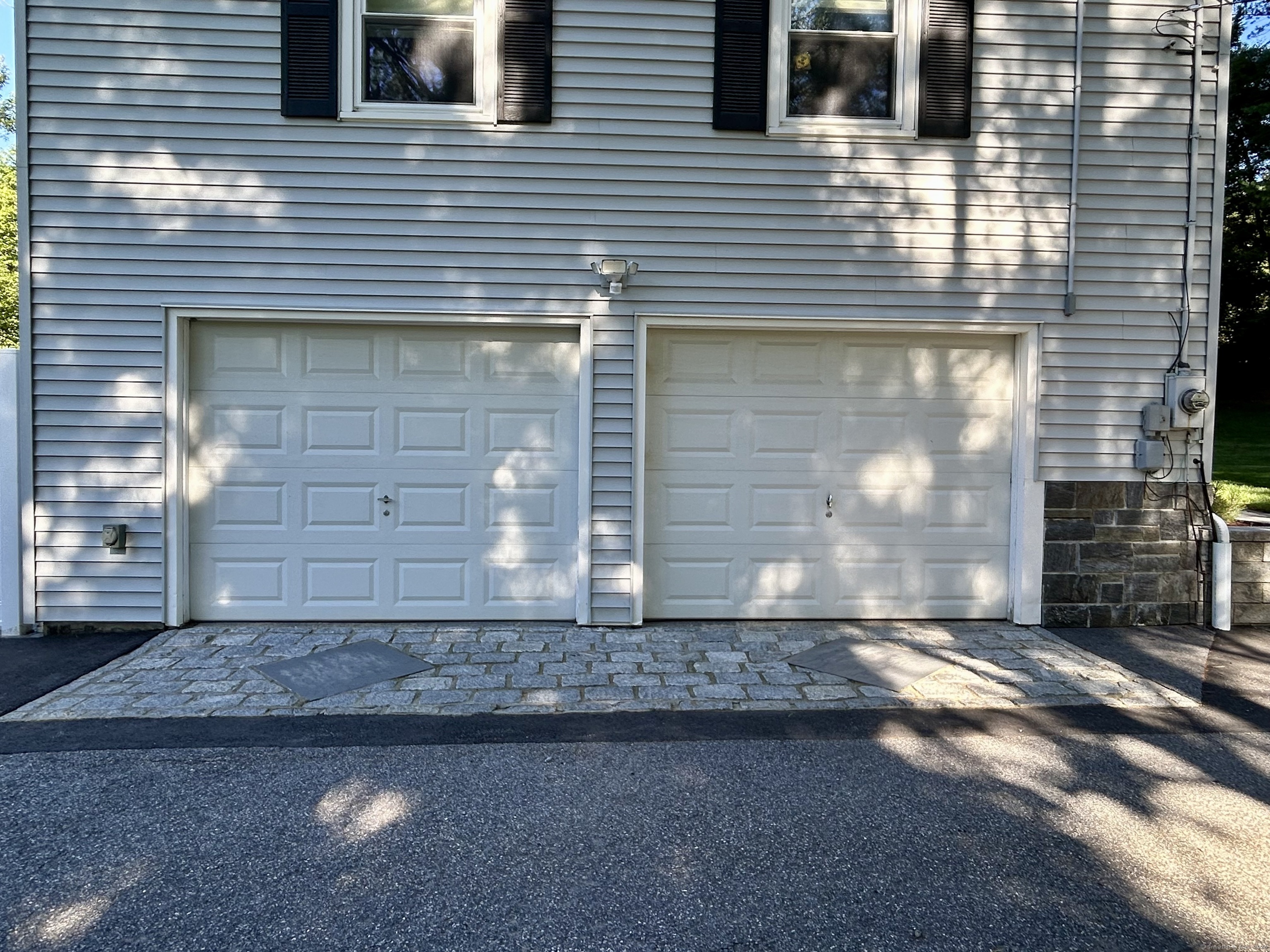 Photo 9 of 36 of 107 Indian Meadow Drive house