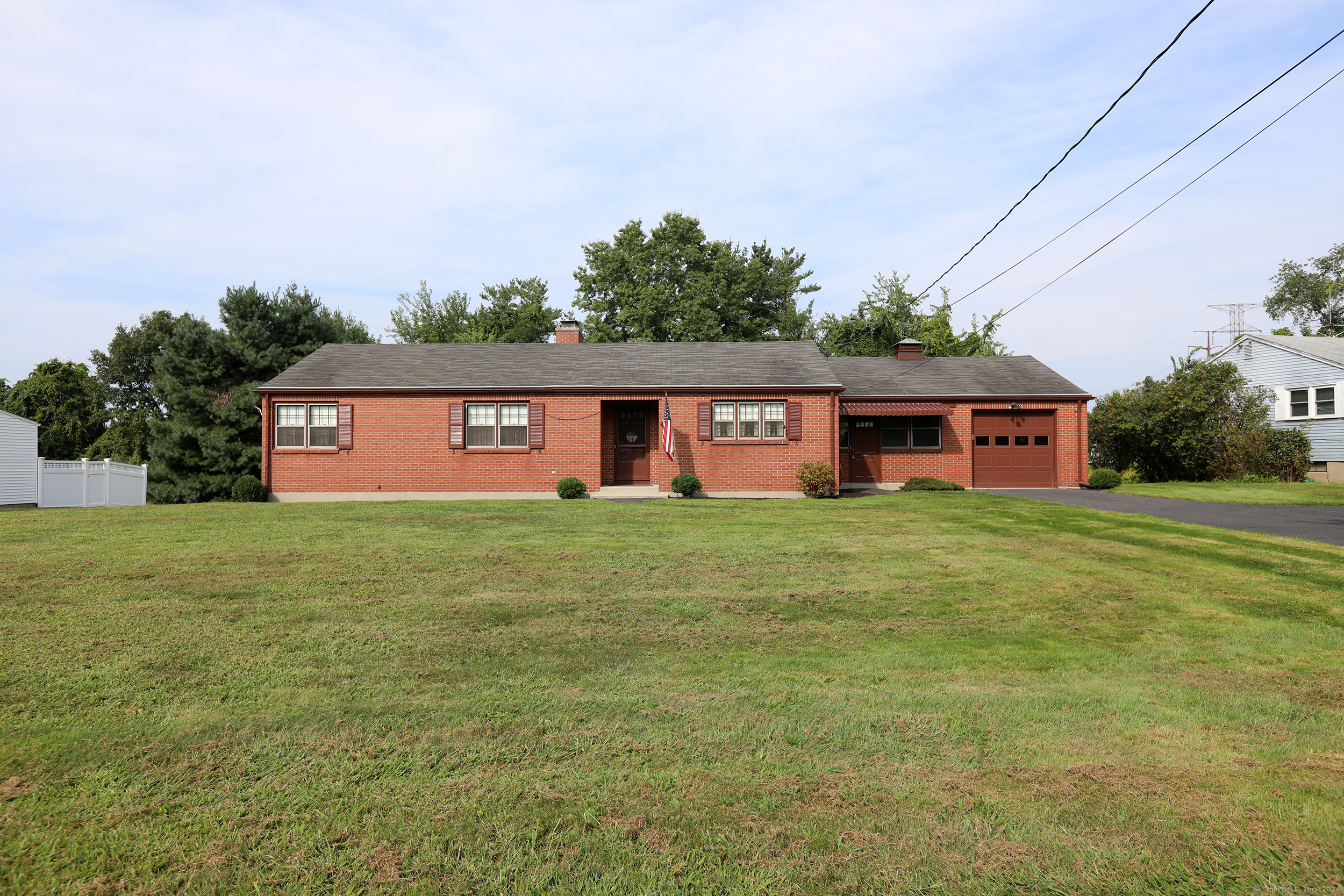 Photo 2 of 23 of 155 Deerfield Road house