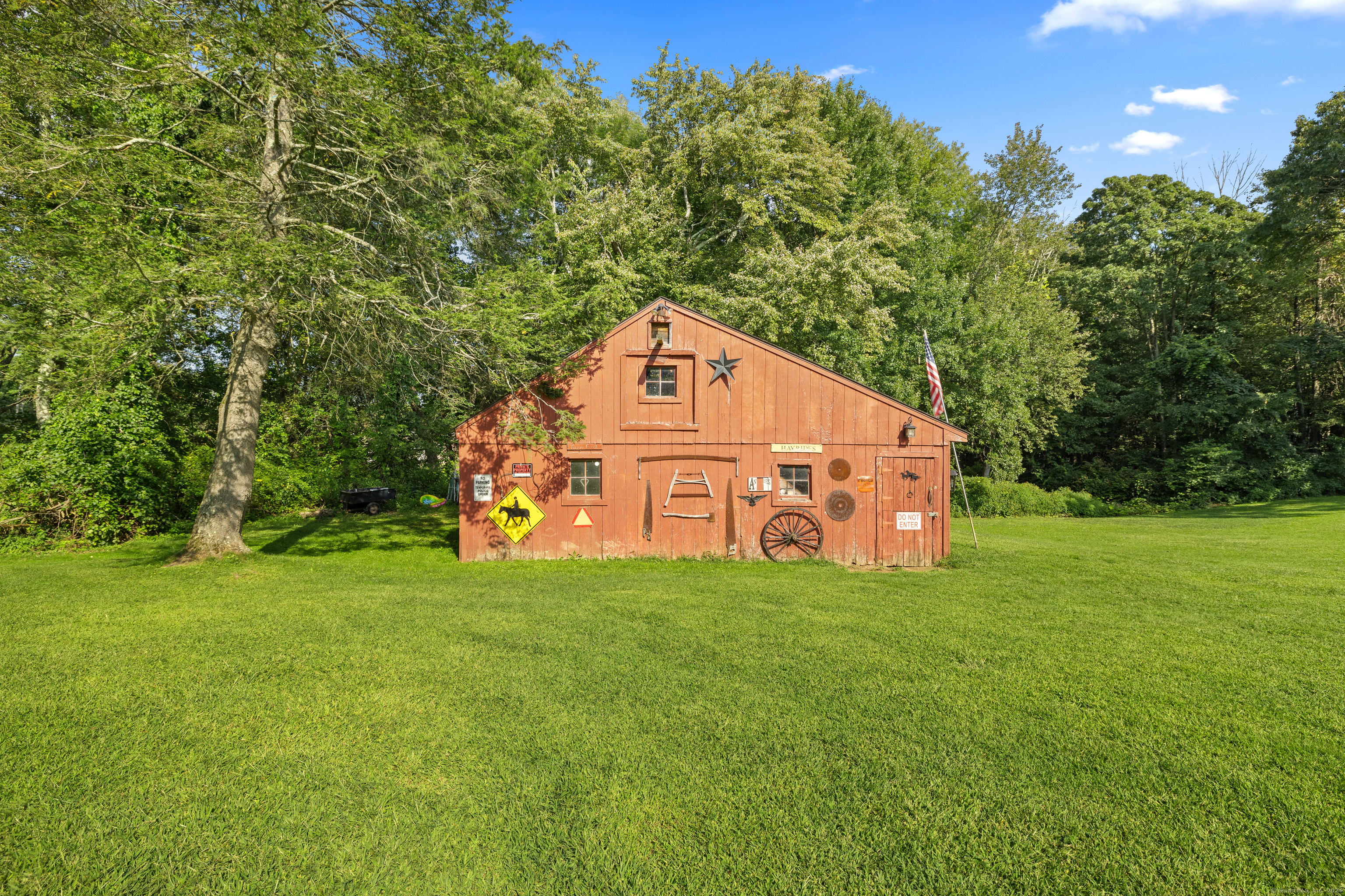 Photo 5 of 28 of 171 Upper Grassy Hill Road house