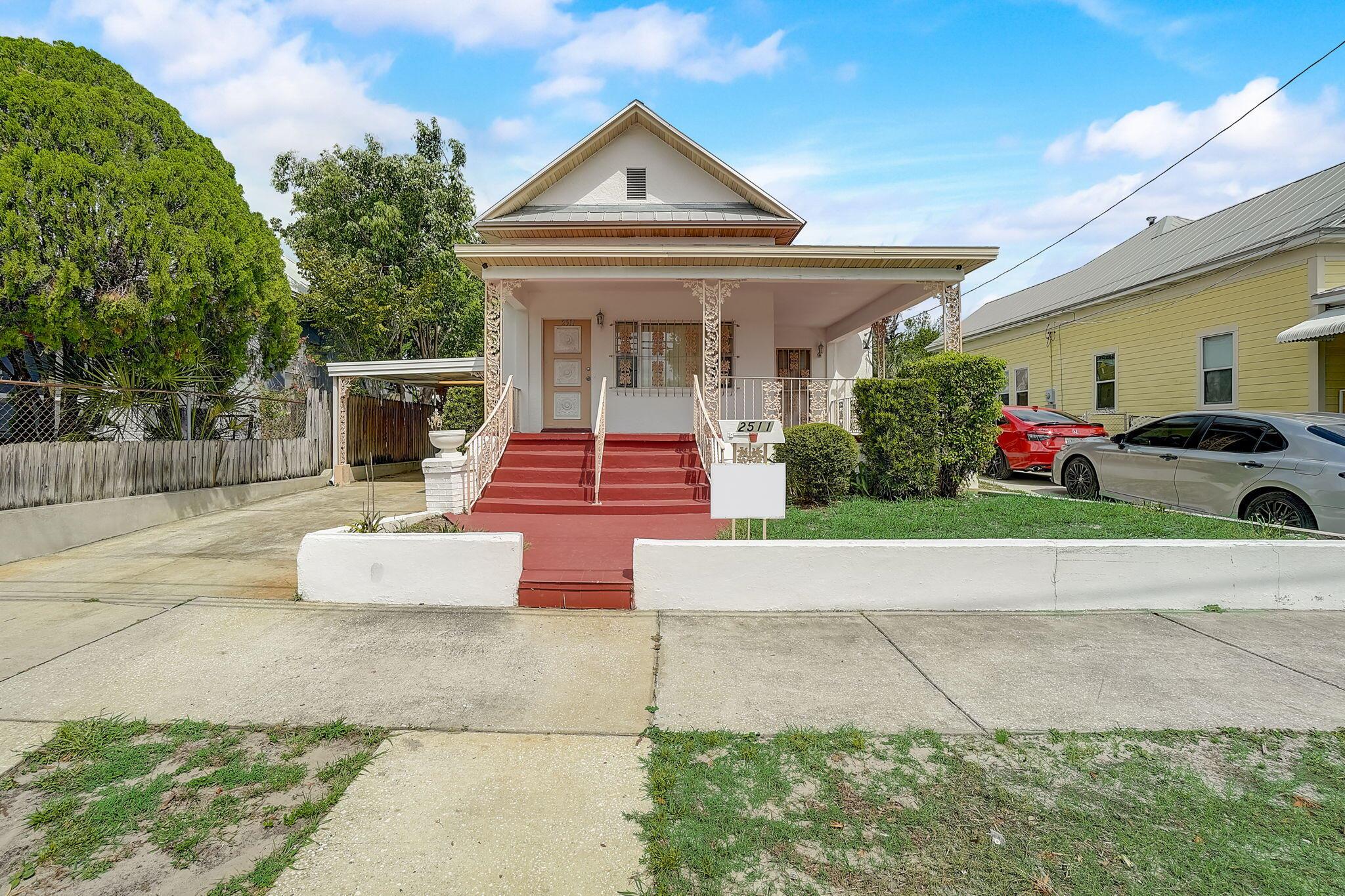 Photo 1 of 33 of 2511 W Abdella Street house