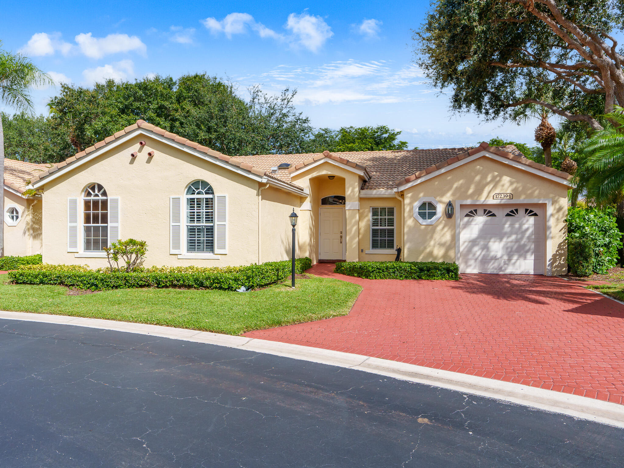 Photo 1 of 32 of 17239 Boca Club Boulevard 1 house