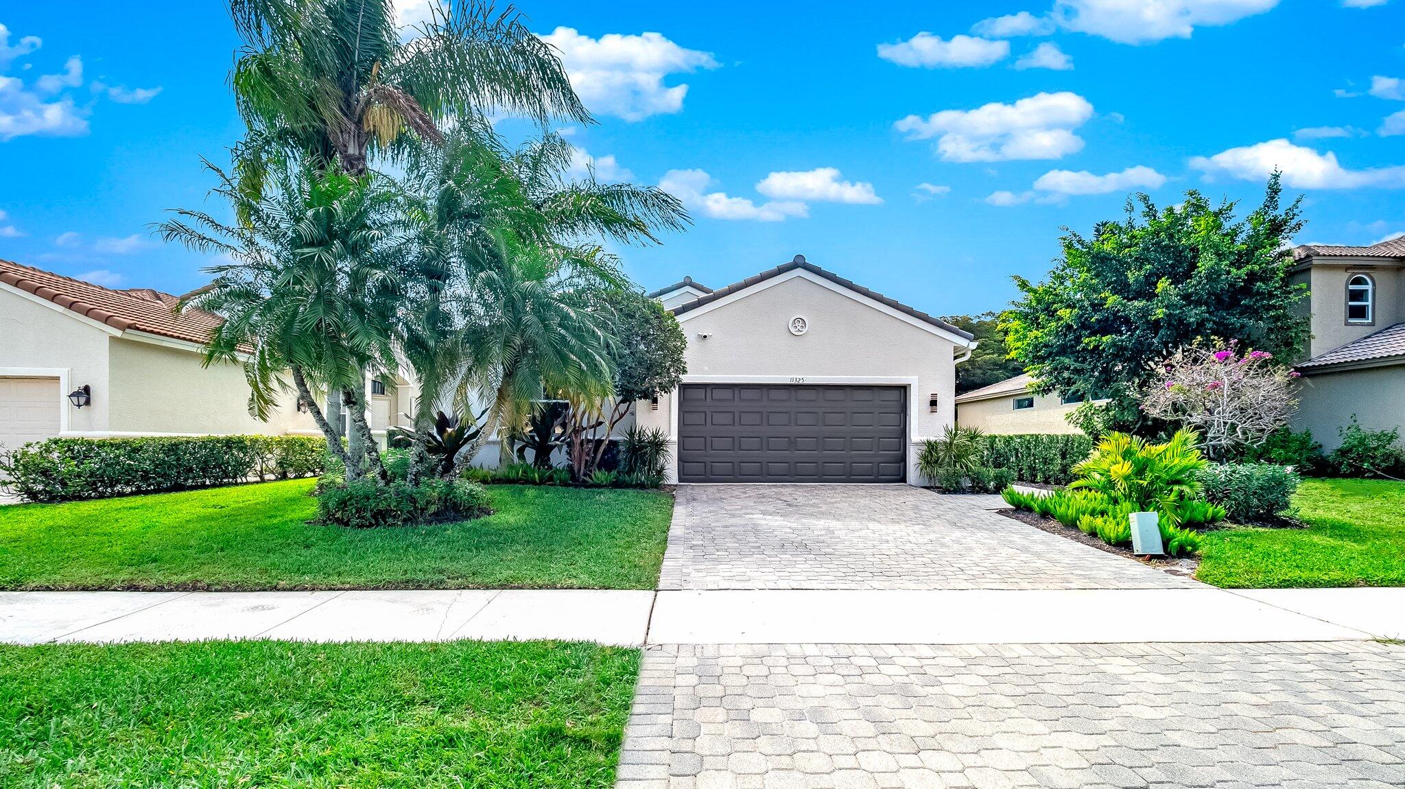 Photo 7 of 27 of 11325 Sea Grass Circle house