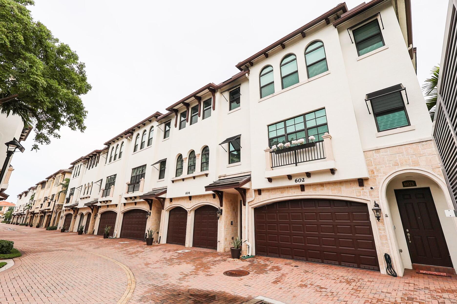 Photo 1 of 4 of 602 Windward Circle S townhome