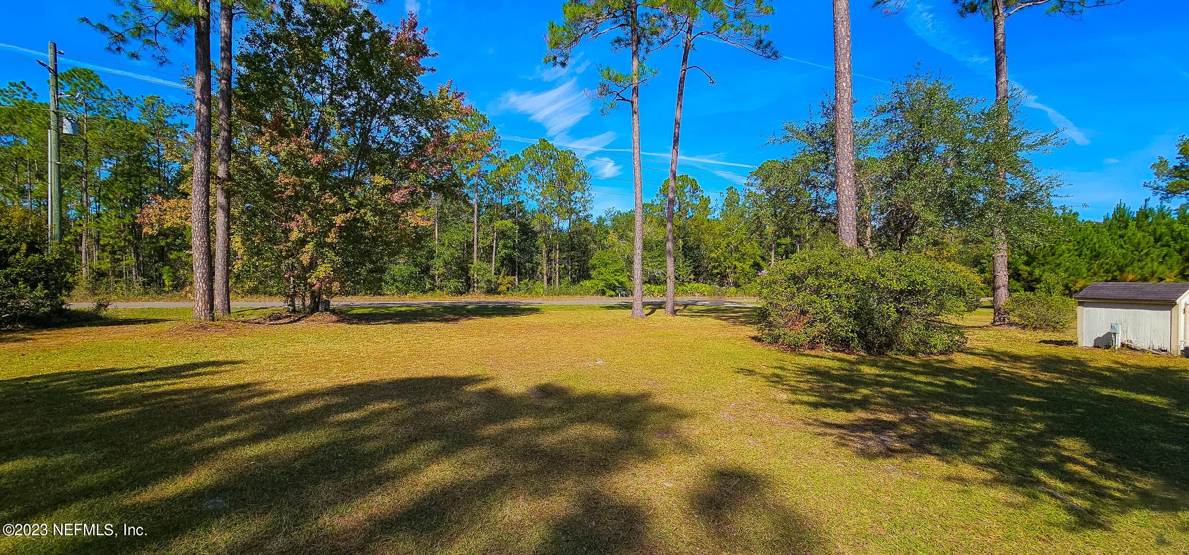 Photo 3 of 21 of 11169 COUNTY ROAD 121 mobile home