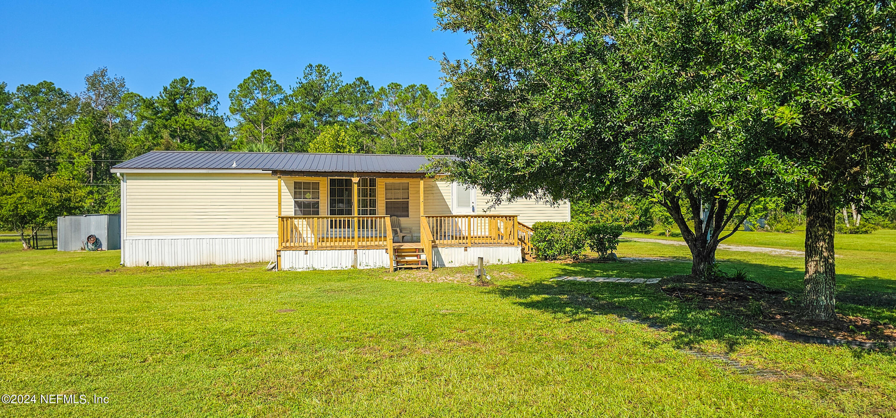 Photo 22 of 24 of 44492 PINEBREEZE Circle mobile home