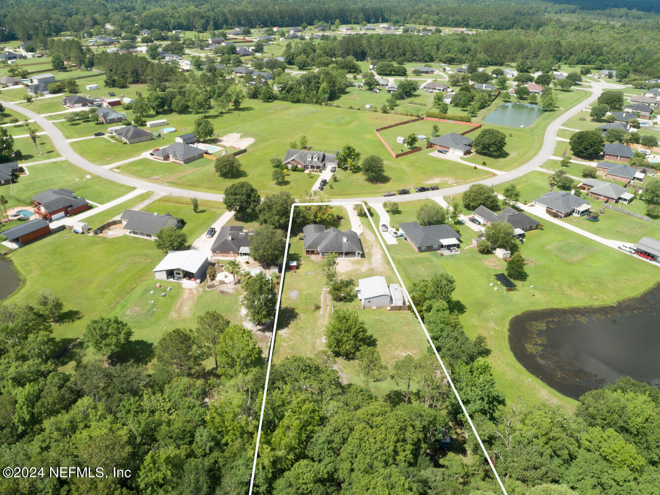 Photo 5 of 41 of 44888 GREEN MEADOWS Lane house