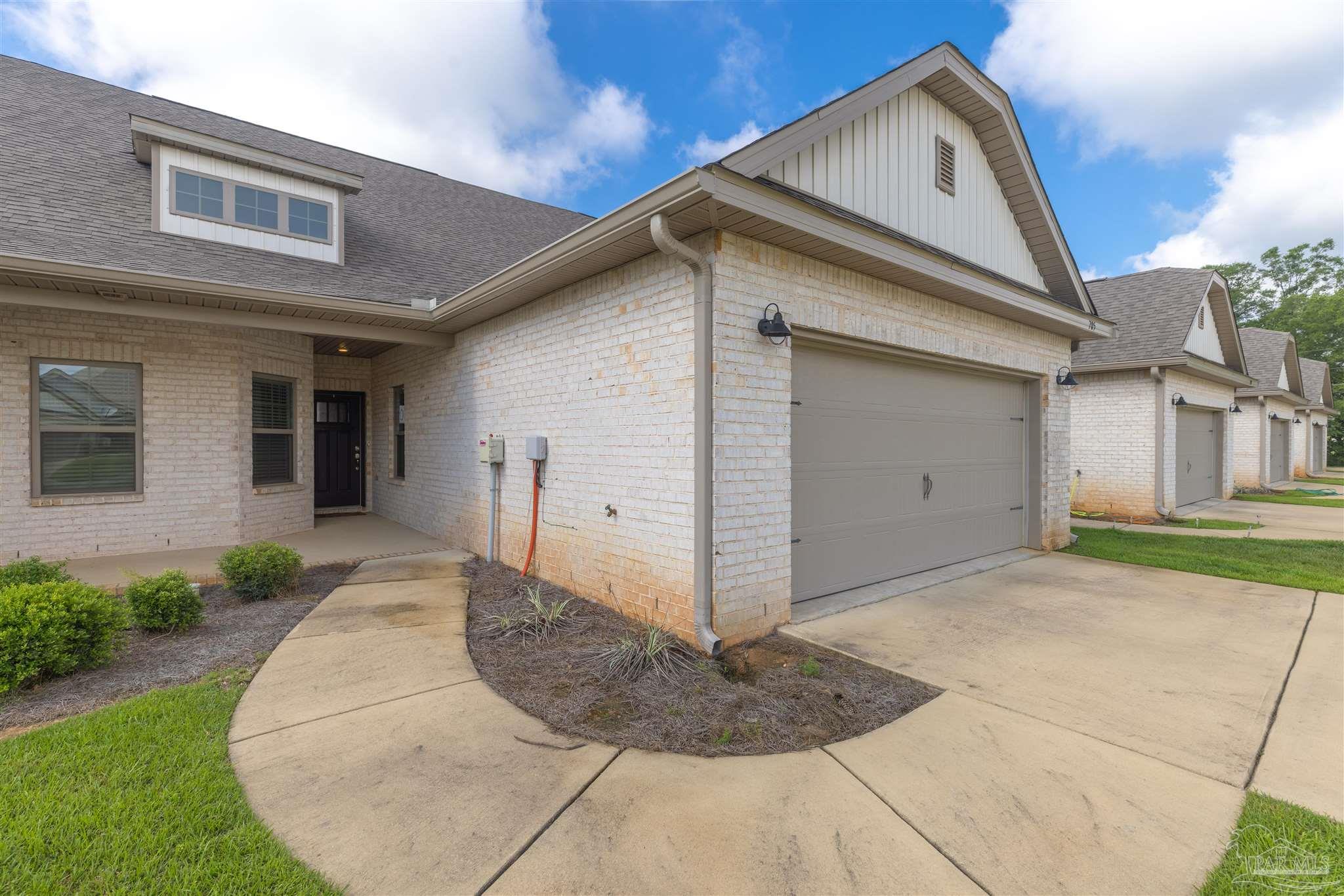 Photo 3 of 33 of 705 Brambling Ct townhome