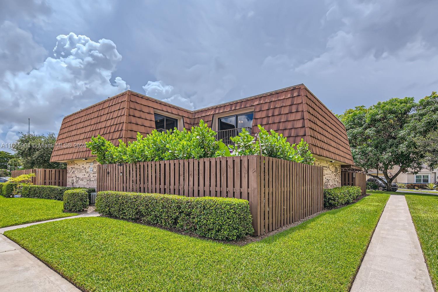 Photo 2 of 32 of 4082 Forest Hill Dr townhome