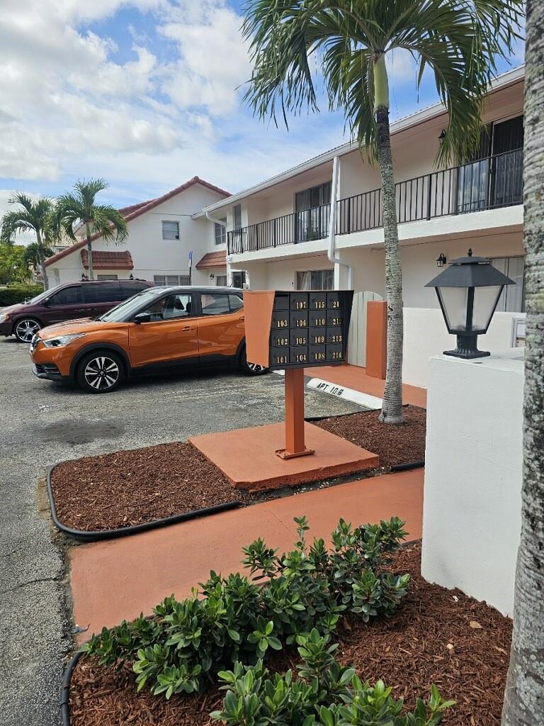 Photo 5 of 35 of 3200 Coral Springs Dr 109 townhome
