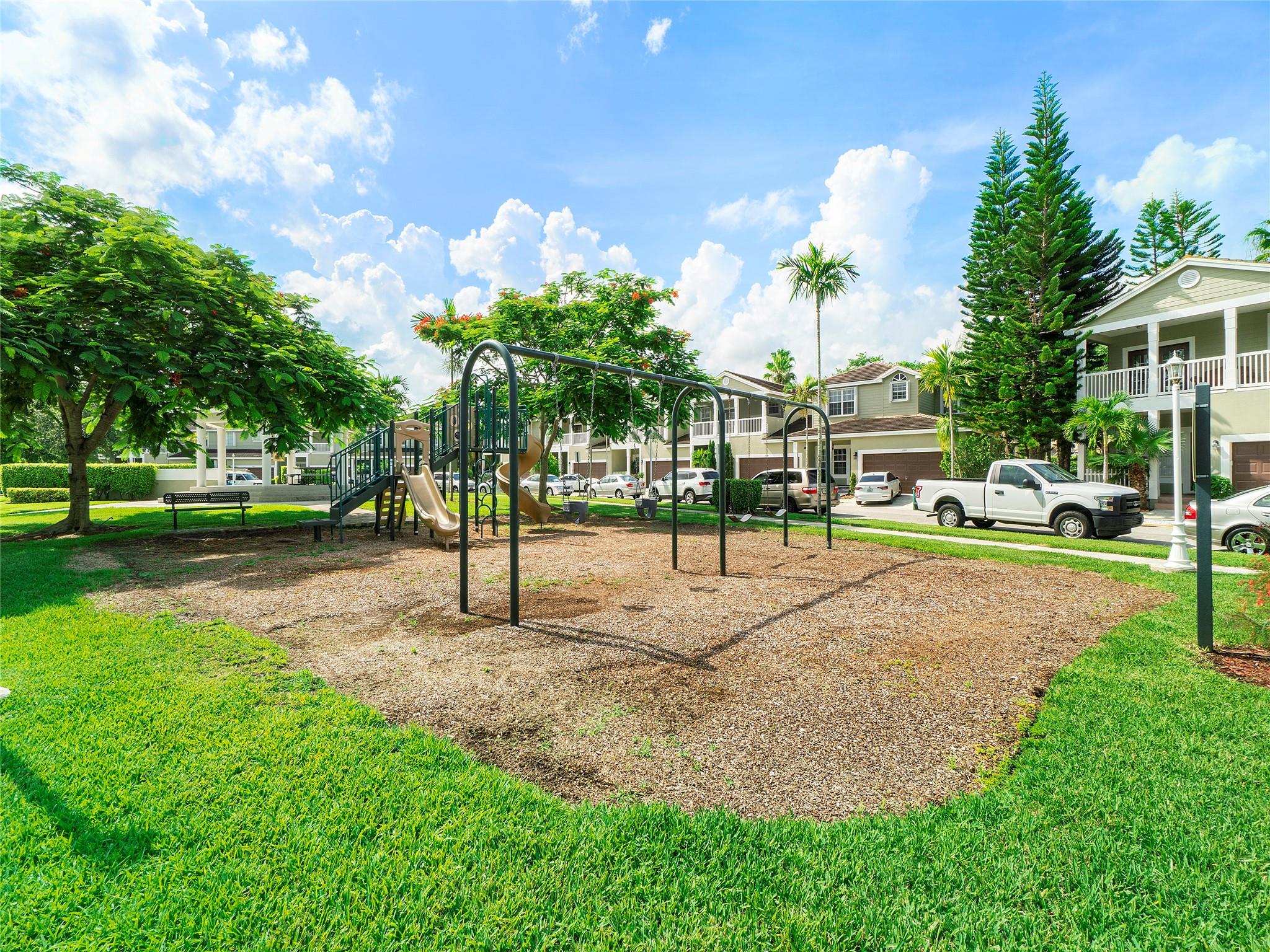 Photo 38 of 40 of 10551 NW 57th St townhome