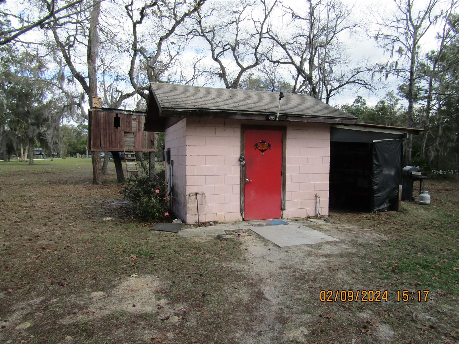 Photo 5 of 23 of 7728 W MIKELL LANE house