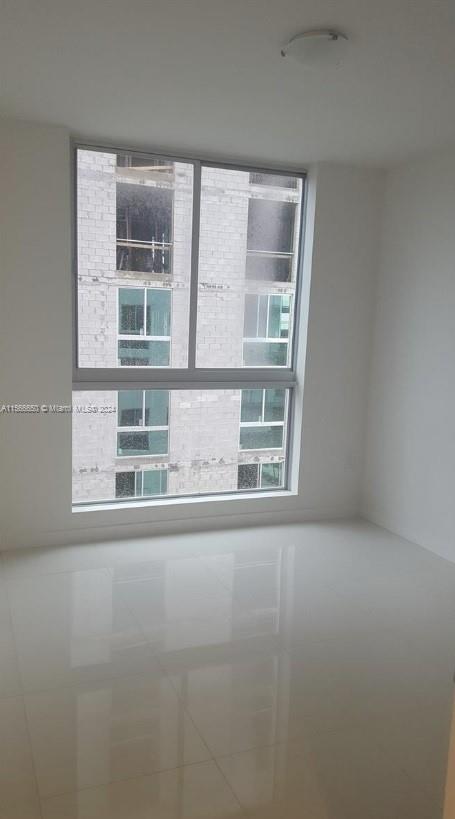 Photo 5 of 16 of listing fdb6b370-7d5e-4651-b402-b5aaa84de195 condo