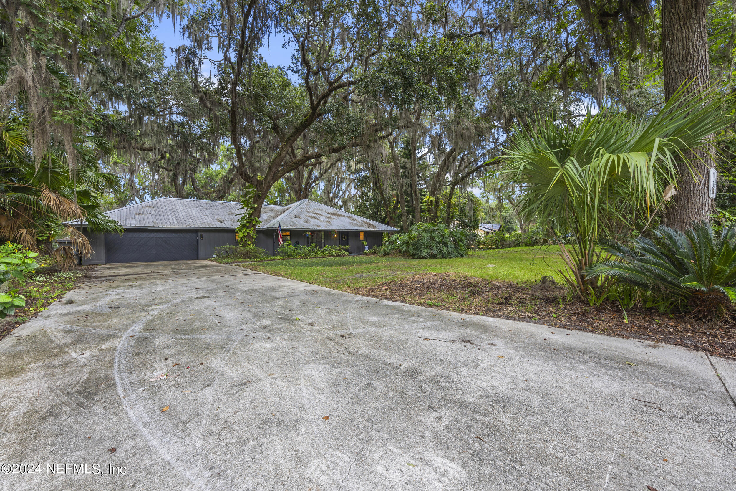 Photo 3 of 51 of 119 RIVERS EDGE Drive house