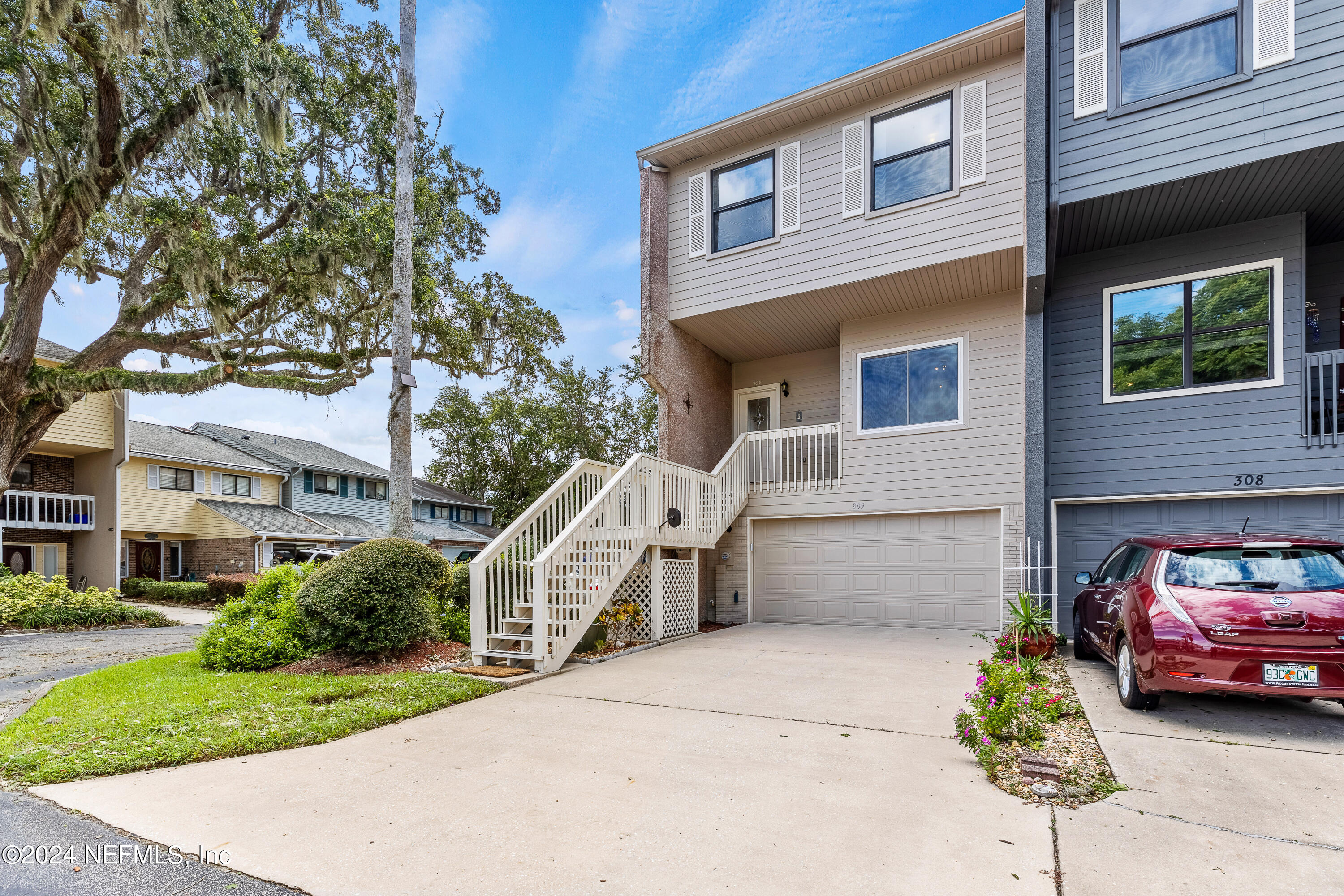 Photo 3 of 63 of 309 SCENIC POINT Lane townhome