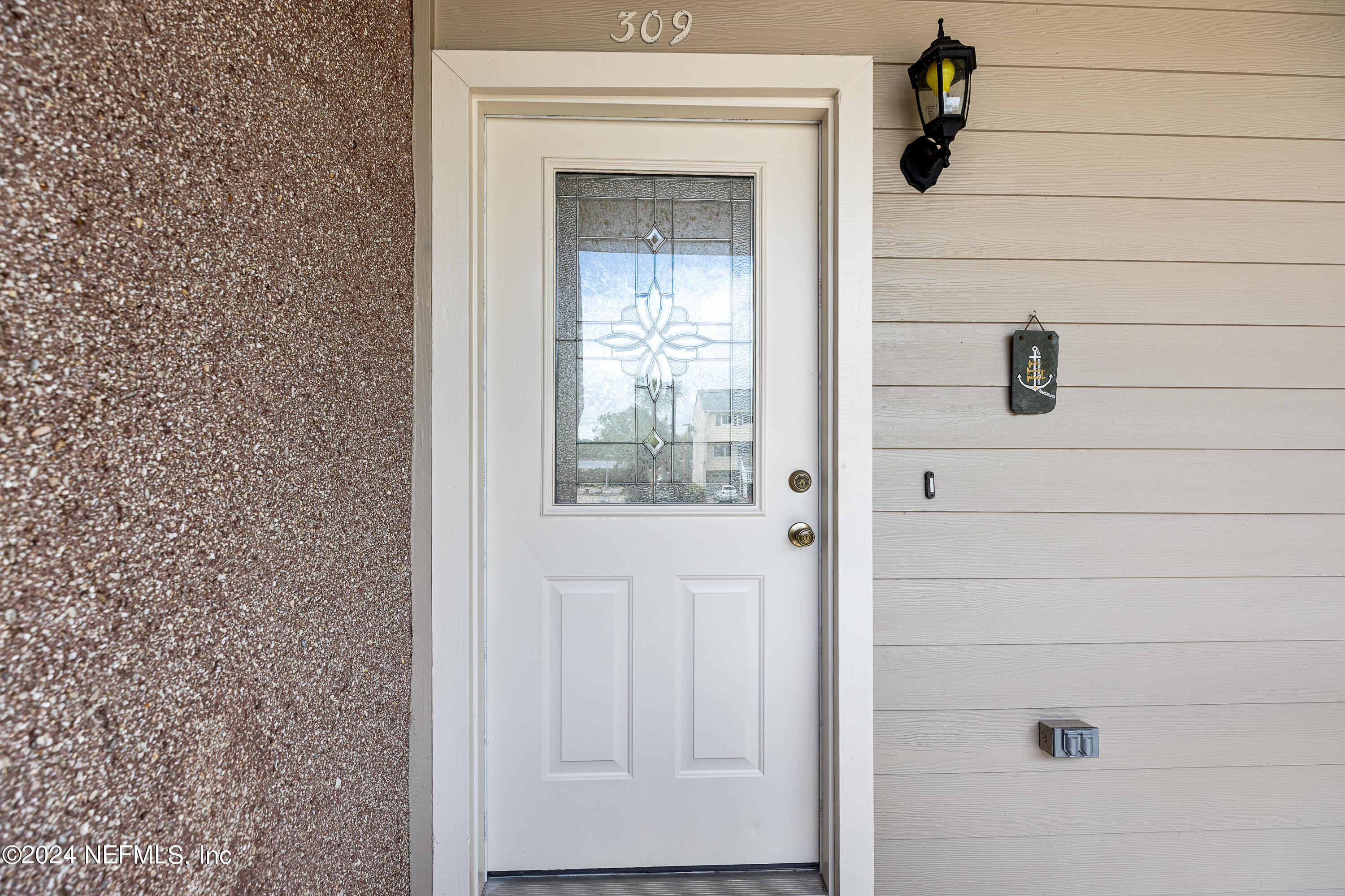 Photo 4 of 63 of 309 SCENIC POINT Lane townhome