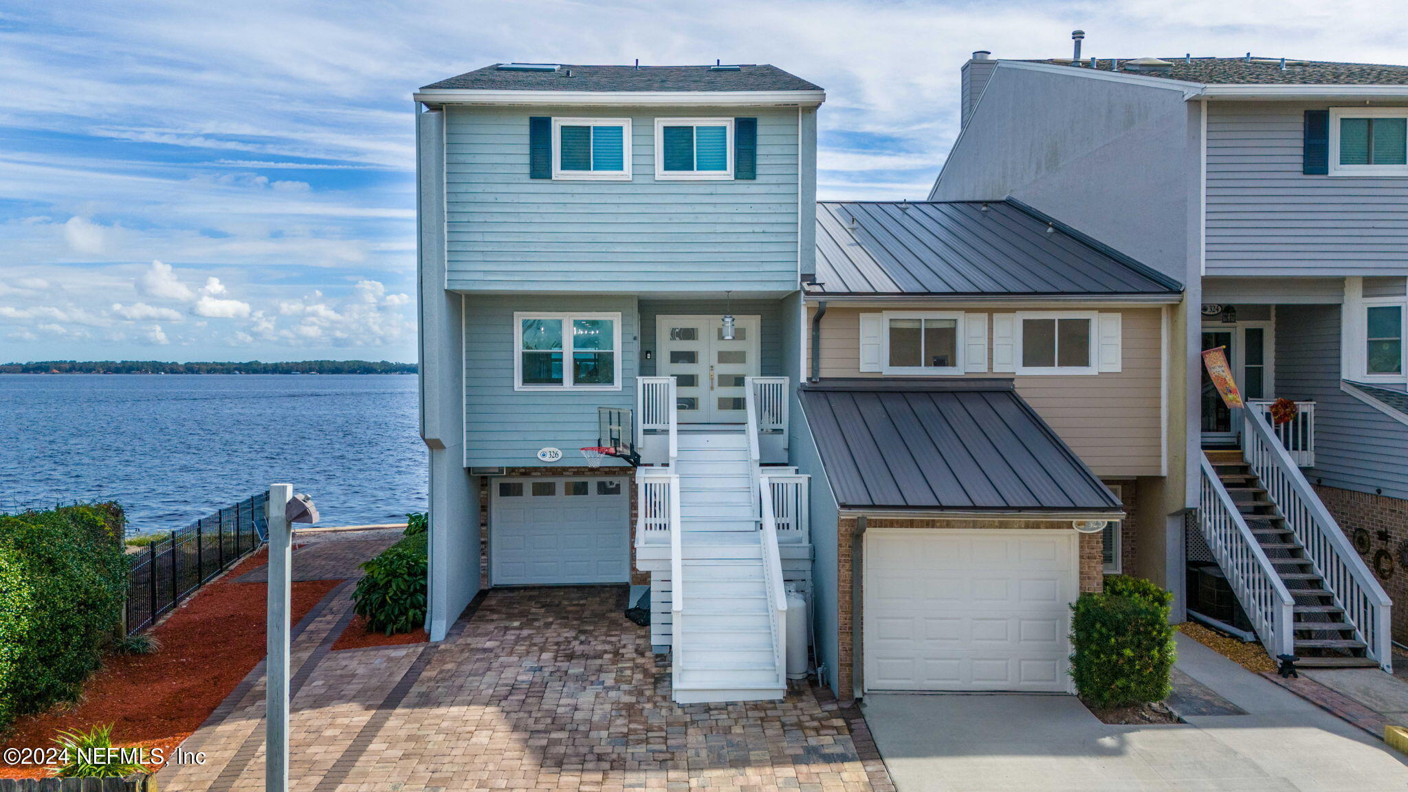 Photo 1 of 101 of 326 SCENIC POINT Lane townhome