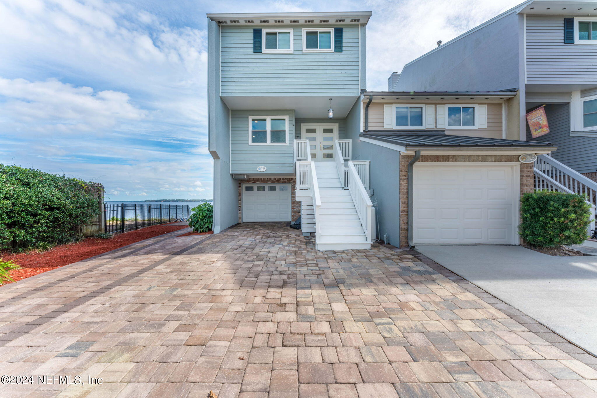 Photo 2 of 101 of 326 SCENIC POINT Lane townhome