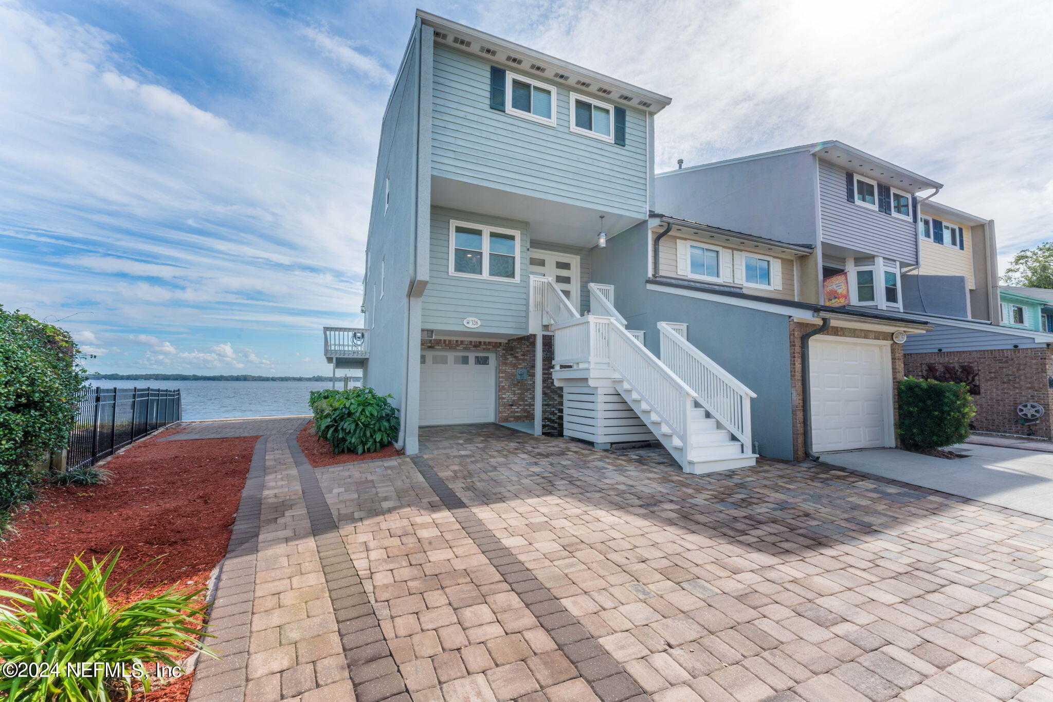 Photo 3 of 101 of 326 SCENIC POINT Lane townhome