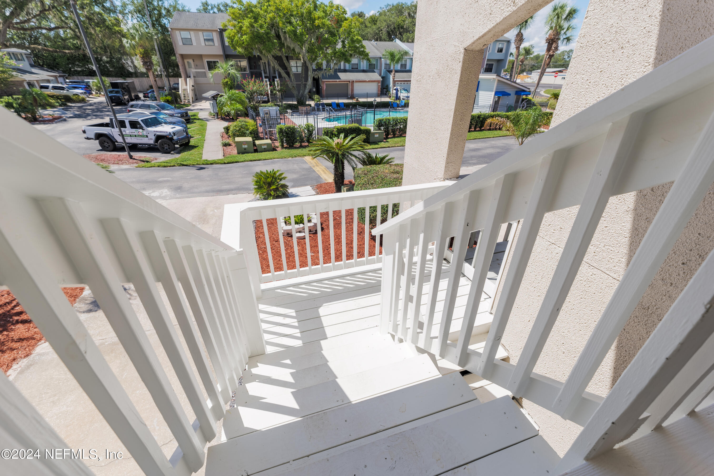 Photo 8 of 50 of 327 SCENIC POINT Lane townhome