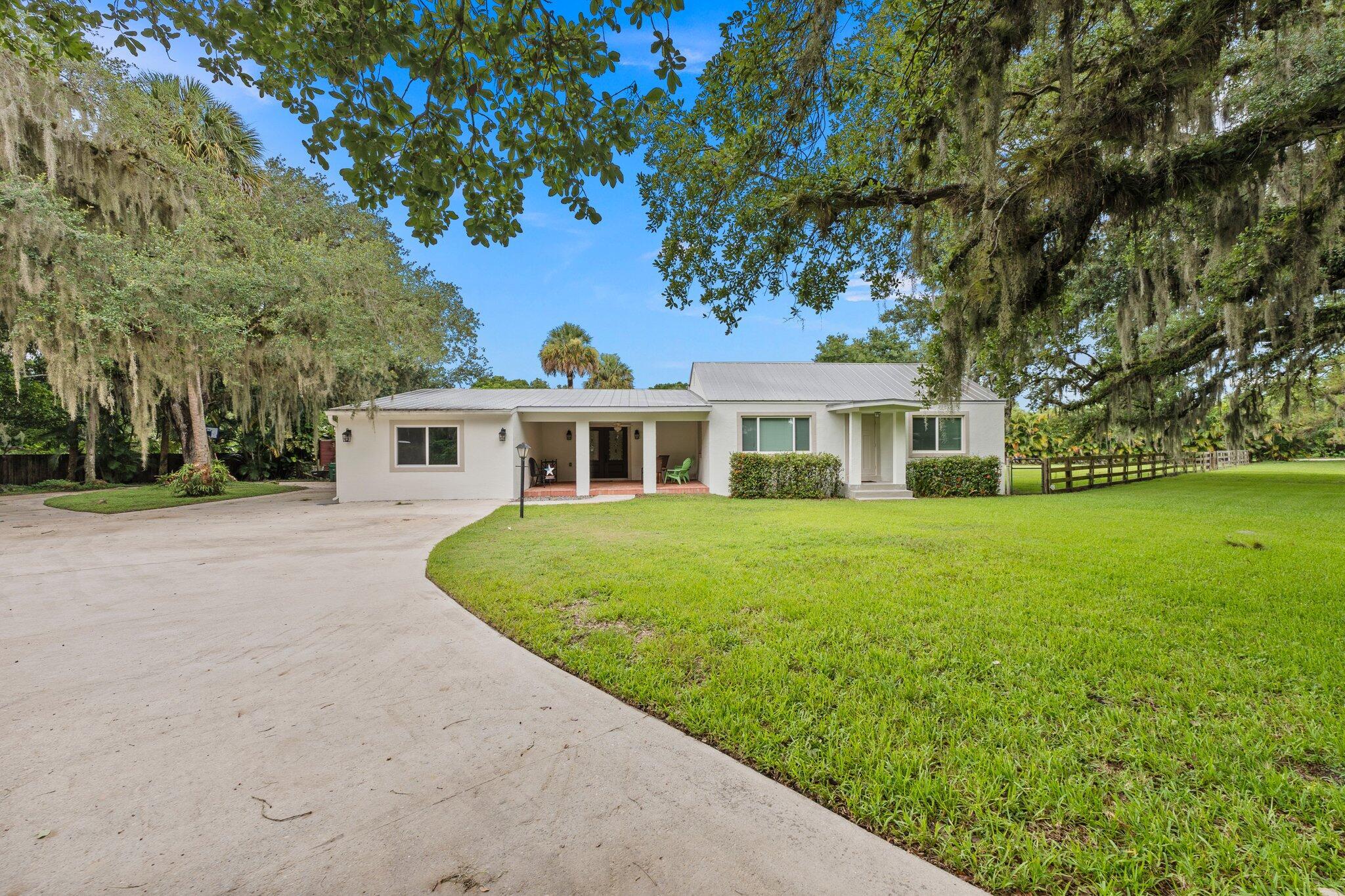 Photo 6 of 70 of 4909 Magnolia Avenue house