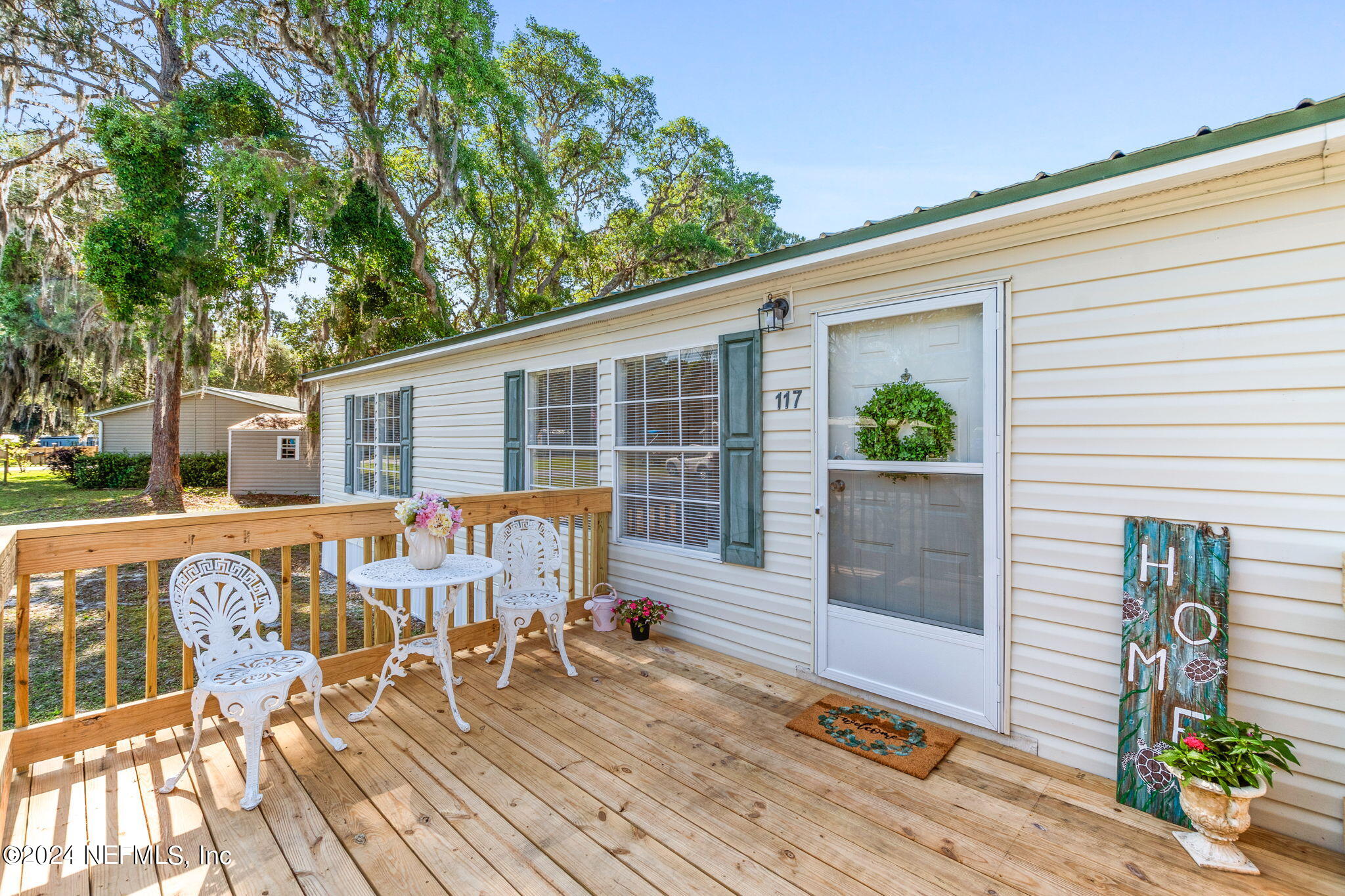 Photo 1 of 31 of 117 LAKEVIEW Avenue mobile home