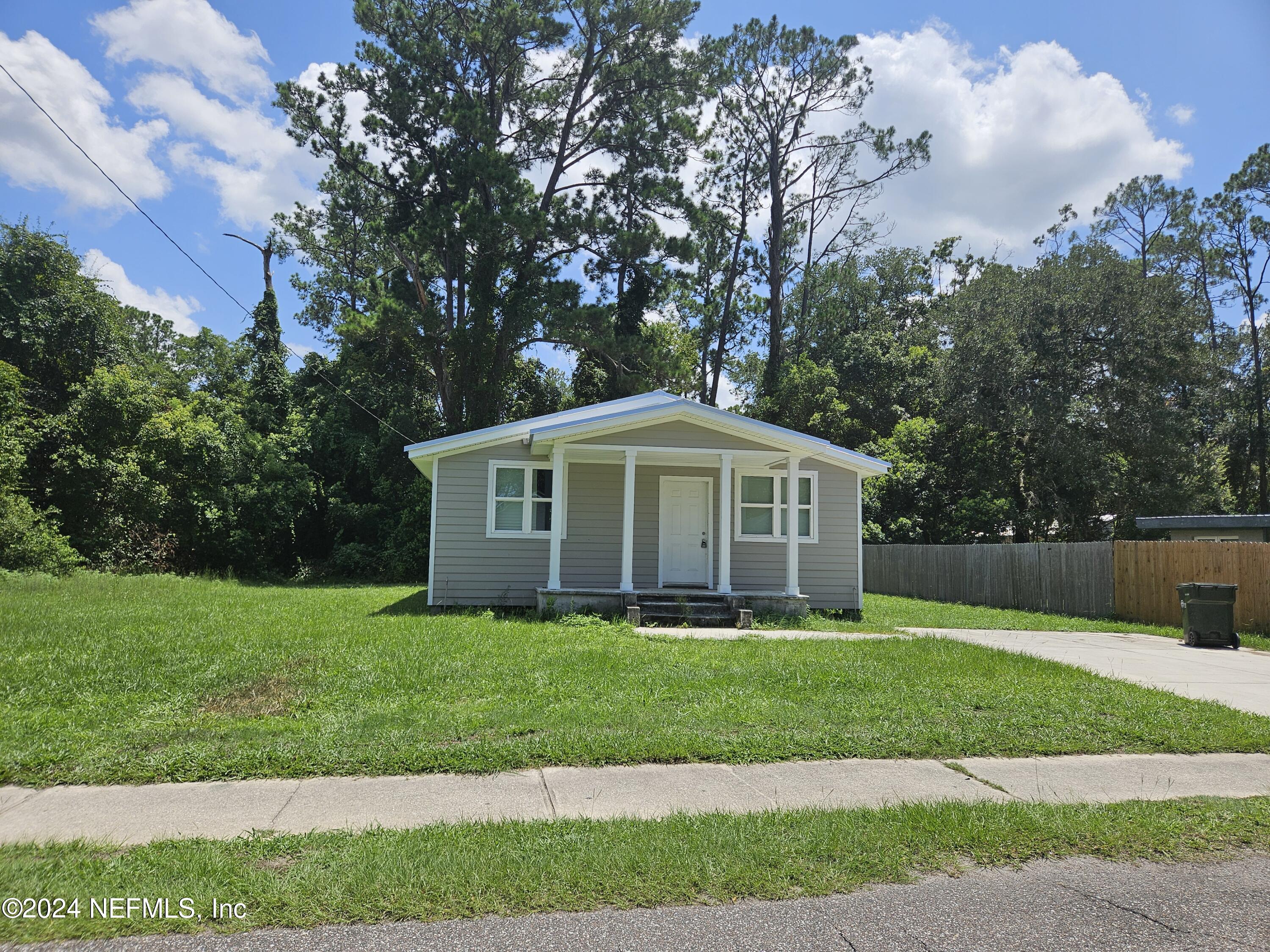 Photo 1 of 5 of 1051 CENTER Street house