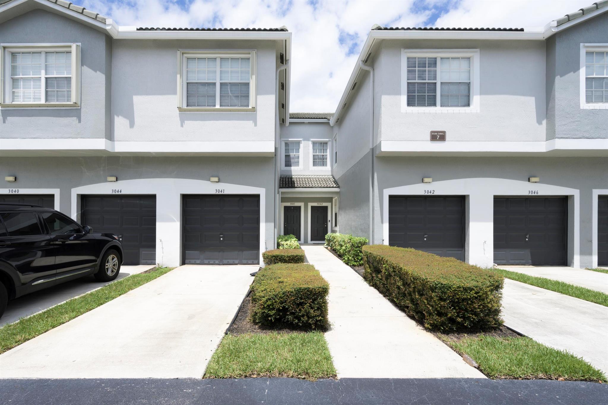 Photo 1 of 22 of 3041 Grandiflora Drive townhome