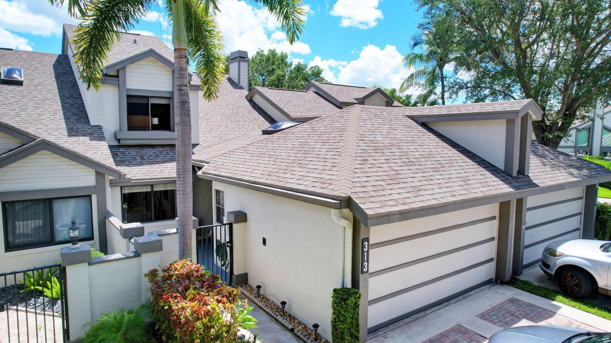 Photo 3 of 81 of 313 Landings Boulevard townhome