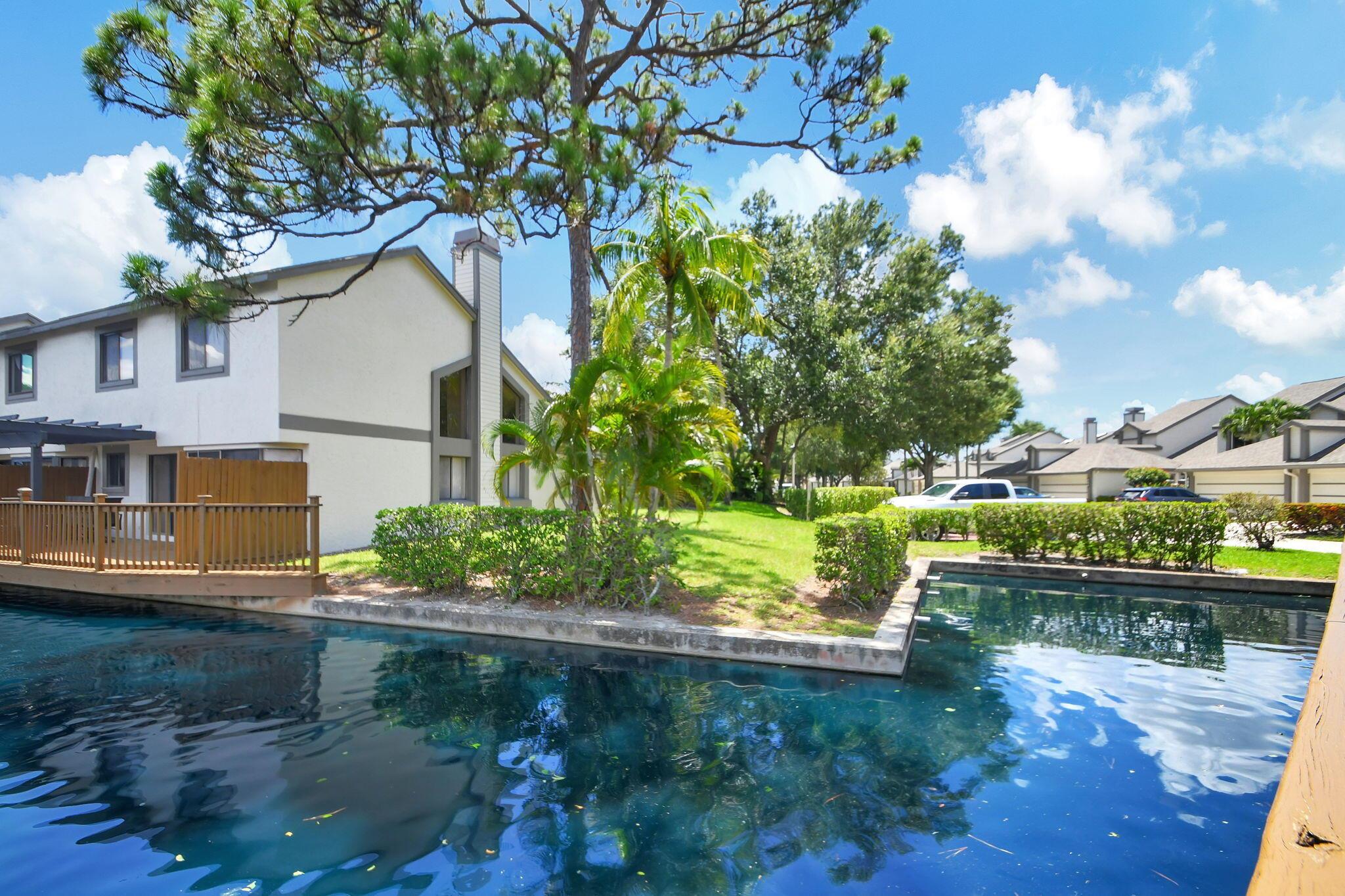 Photo 33 of 81 of 313 Landings Boulevard townhome