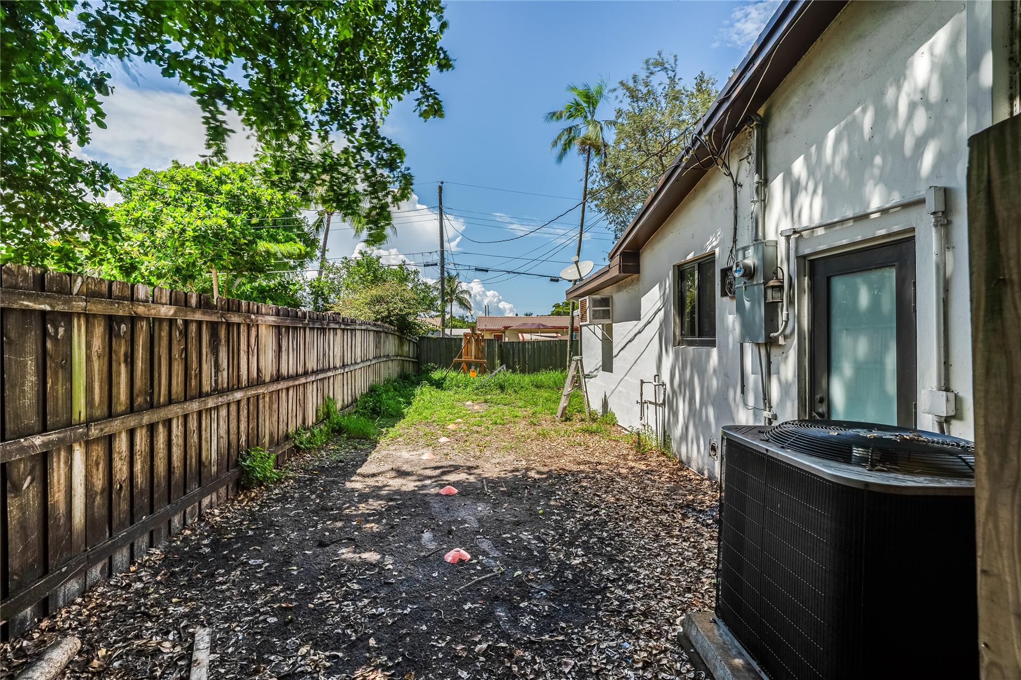 Photo 16 of 20 of 3193 Taft St house