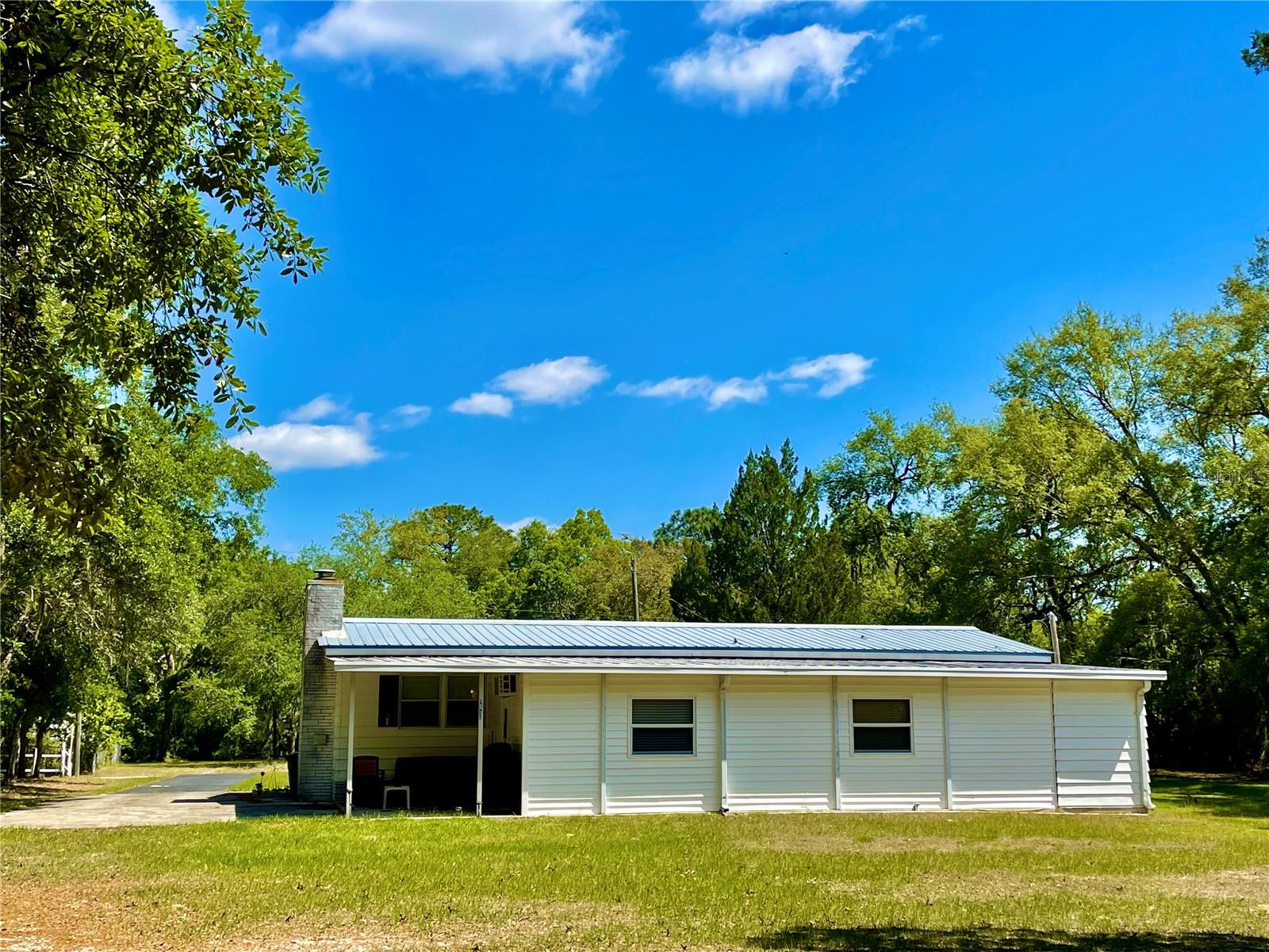 Photo 2 of 26 of 6420 W APPOMATTOX LANE mobile home