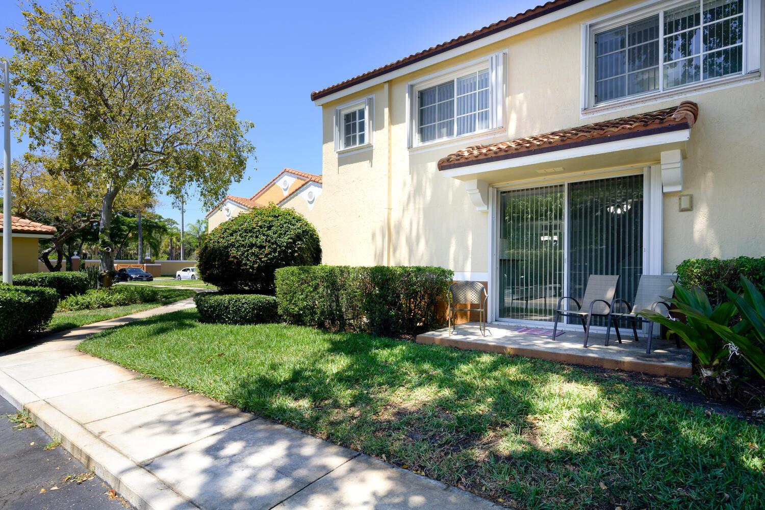 Photo 5 of 42 of 111 Yacht Club Way 101 townhome